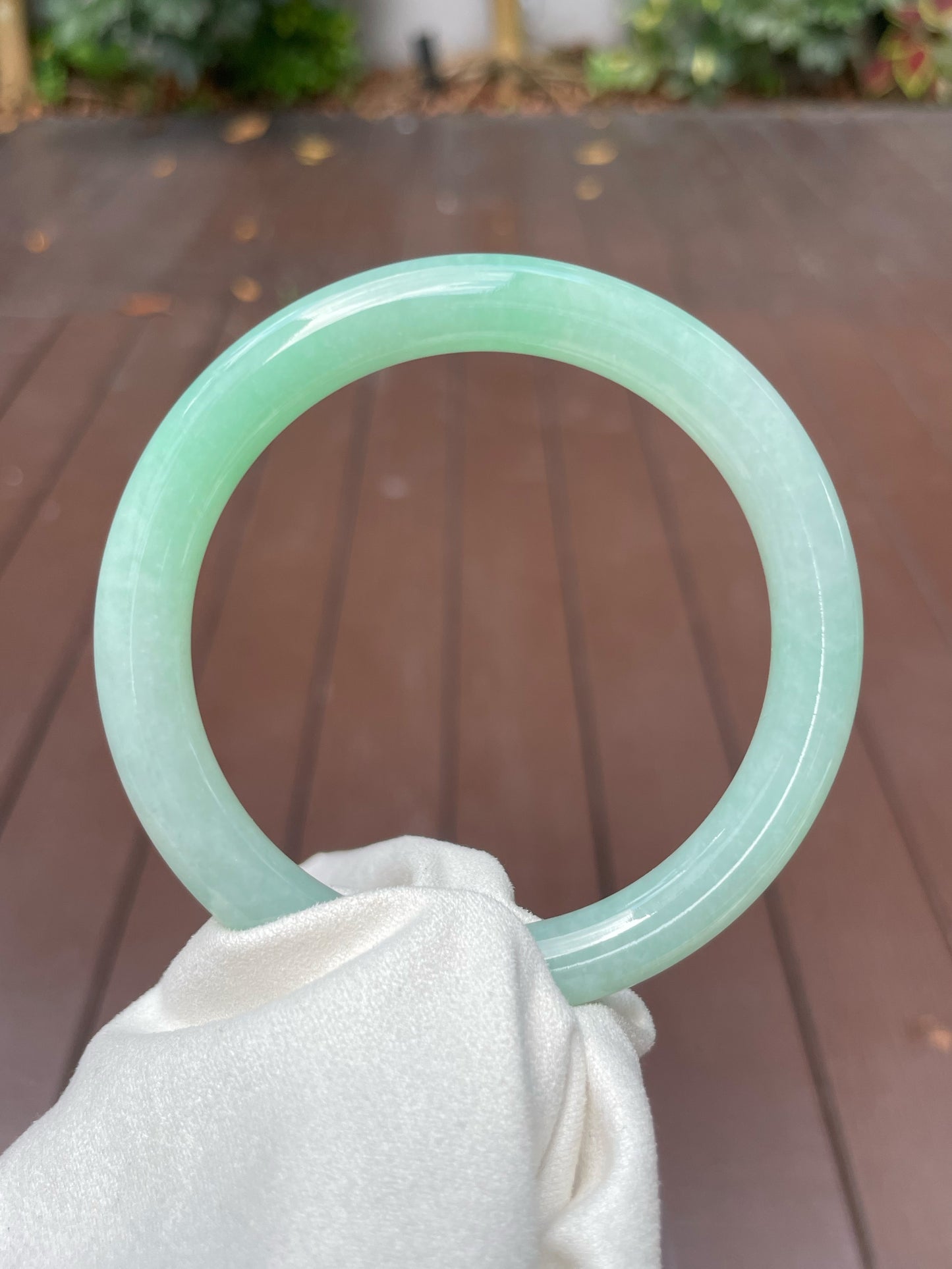 Light Green Jade Bangle | 57mm (NJBA113)