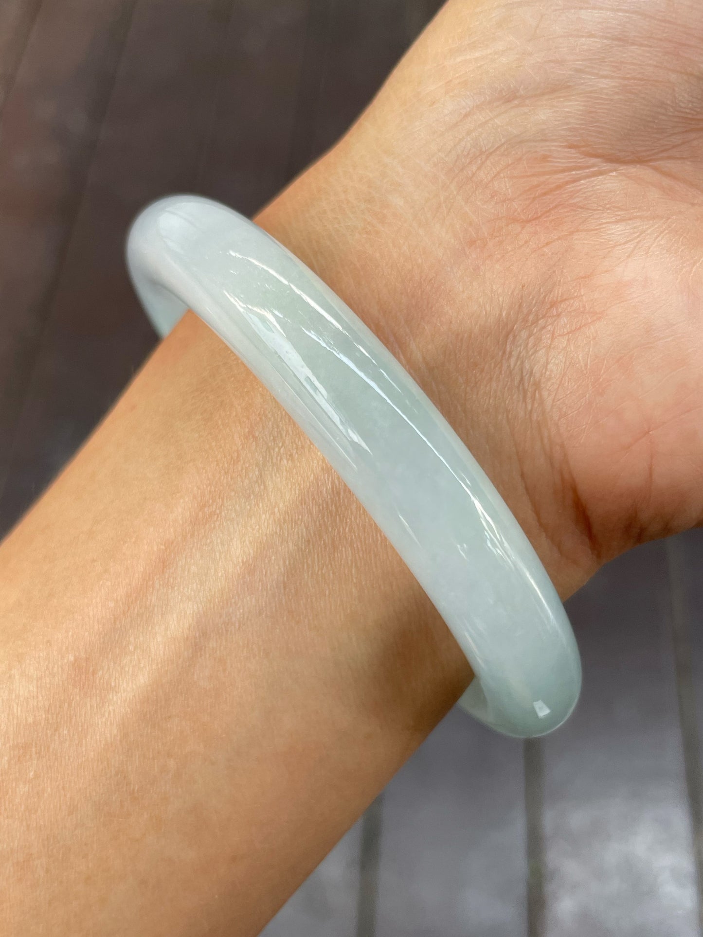 Light Green Jade Bangle | 56mm (NJBA156)