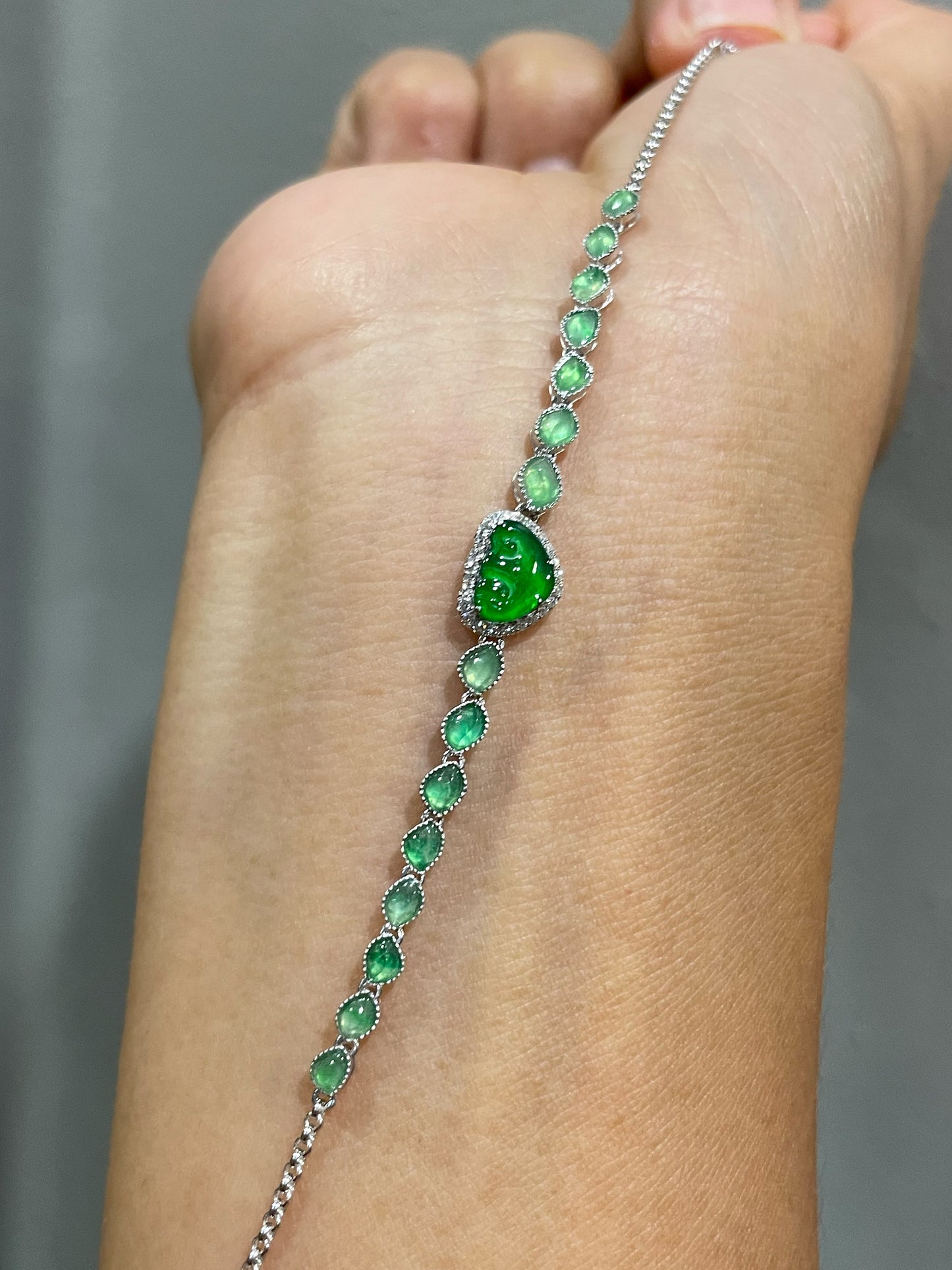 Green Jadeite Bracelet - Ruyi (NJBA167)