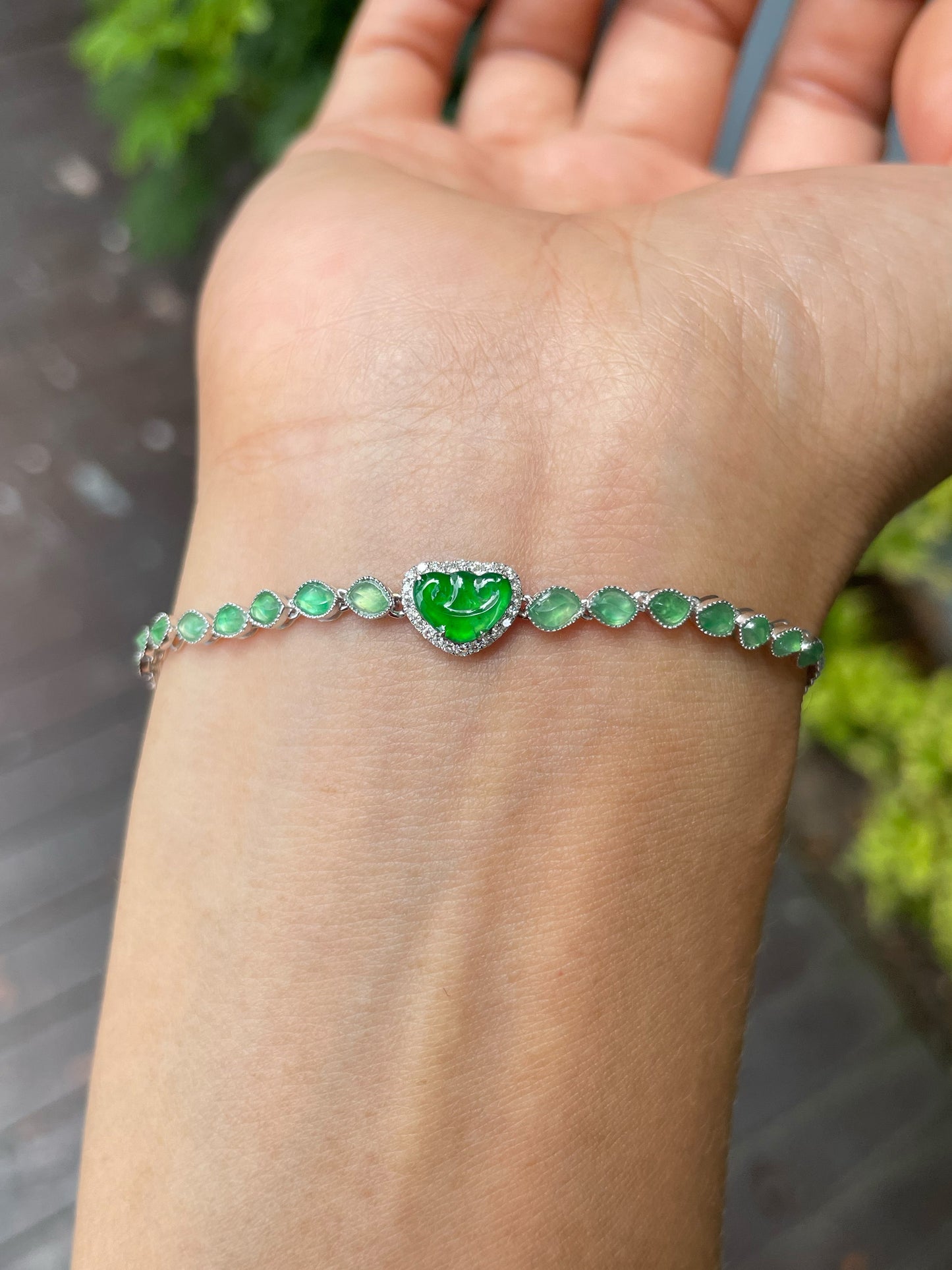 Green Jadeite Bracelet - Ruyi (NJBA167)