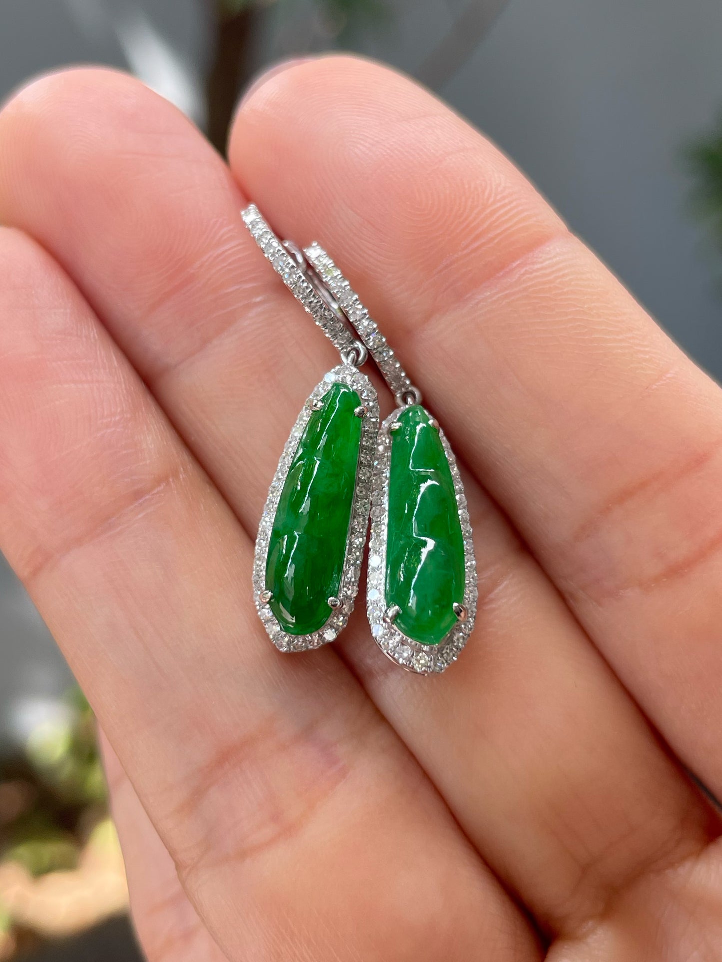 Green Jade Earrings - Peapod Carvings (NJE100)