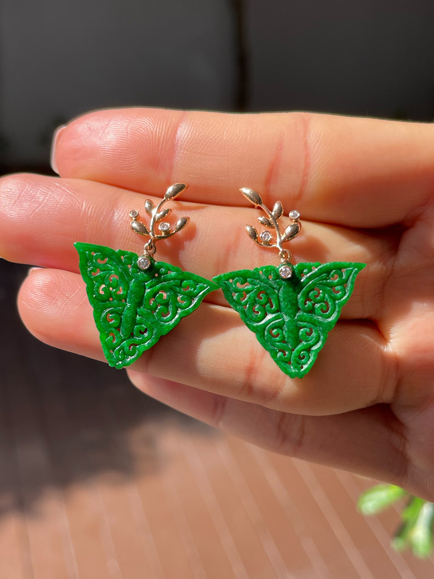 Green Jadeite Carved Earrings (NJE171)