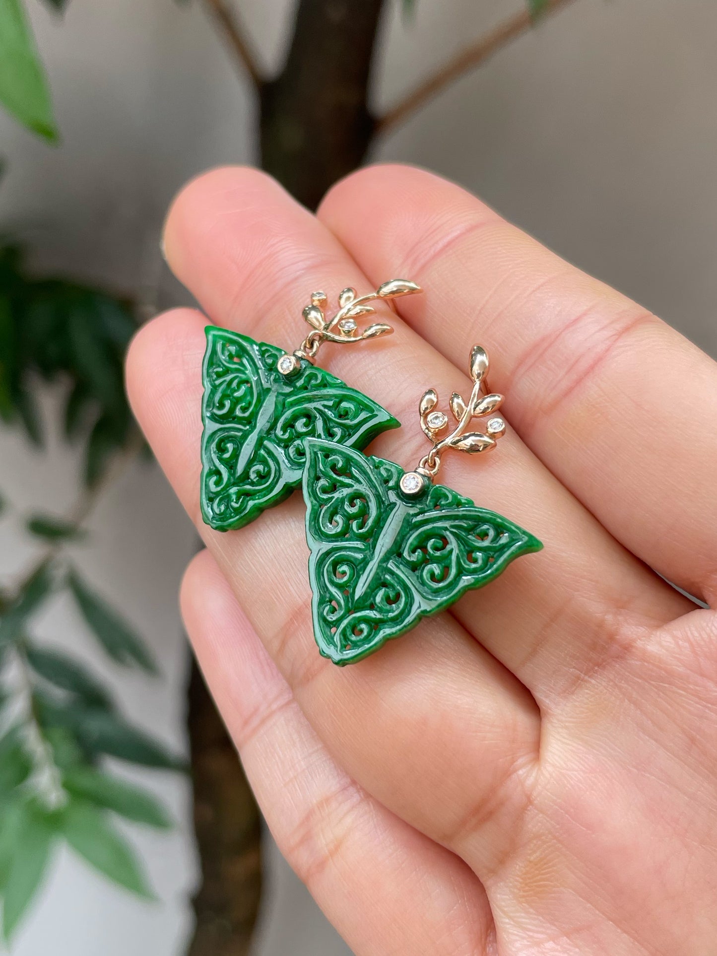 Green Jadeite Carved Earrings (NJE171)