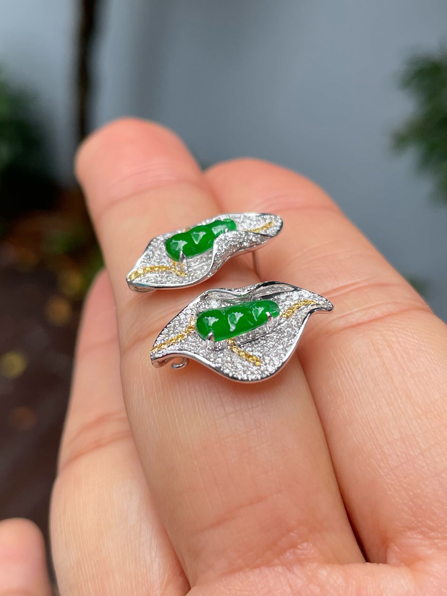 Green Jade Earrings - Peapod Carvings (NJE186)