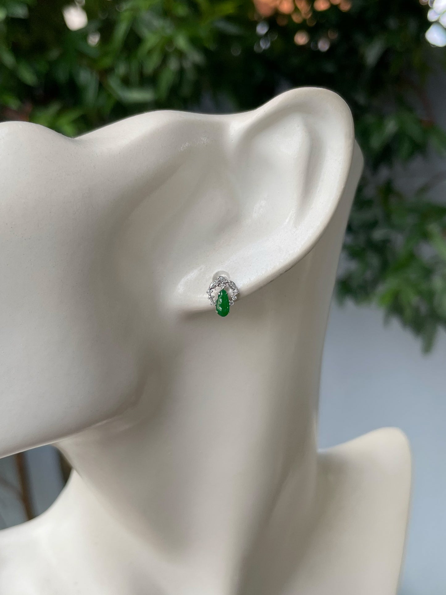 Green Jade Earrings - Peapod Carvings (NJE233)