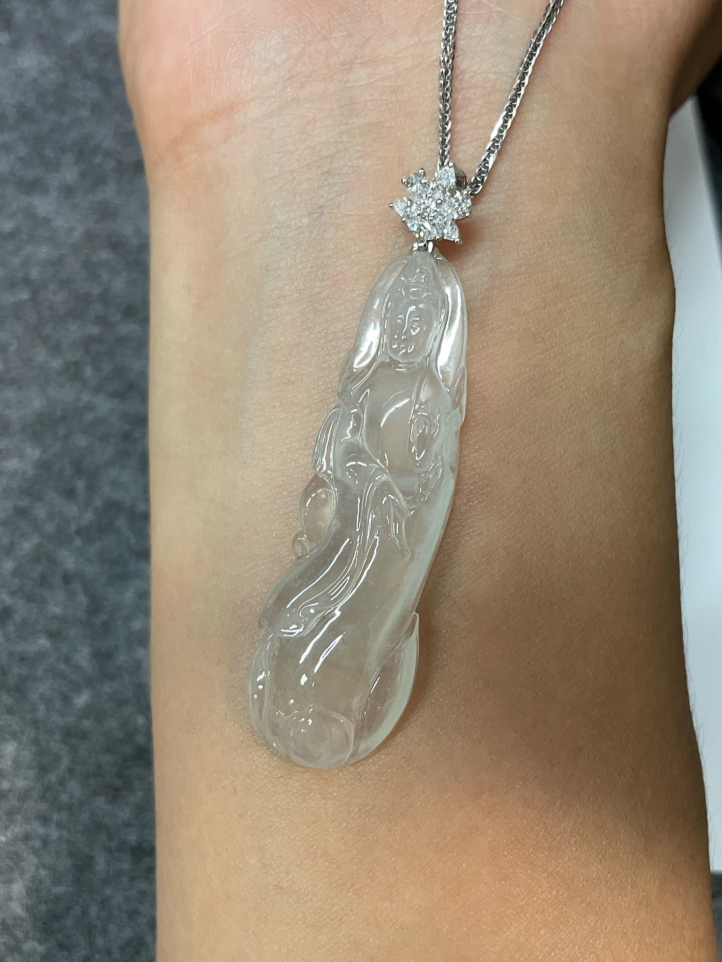 Glassy Jadeite Pendant - Guan Yin 观音 (NJP013)