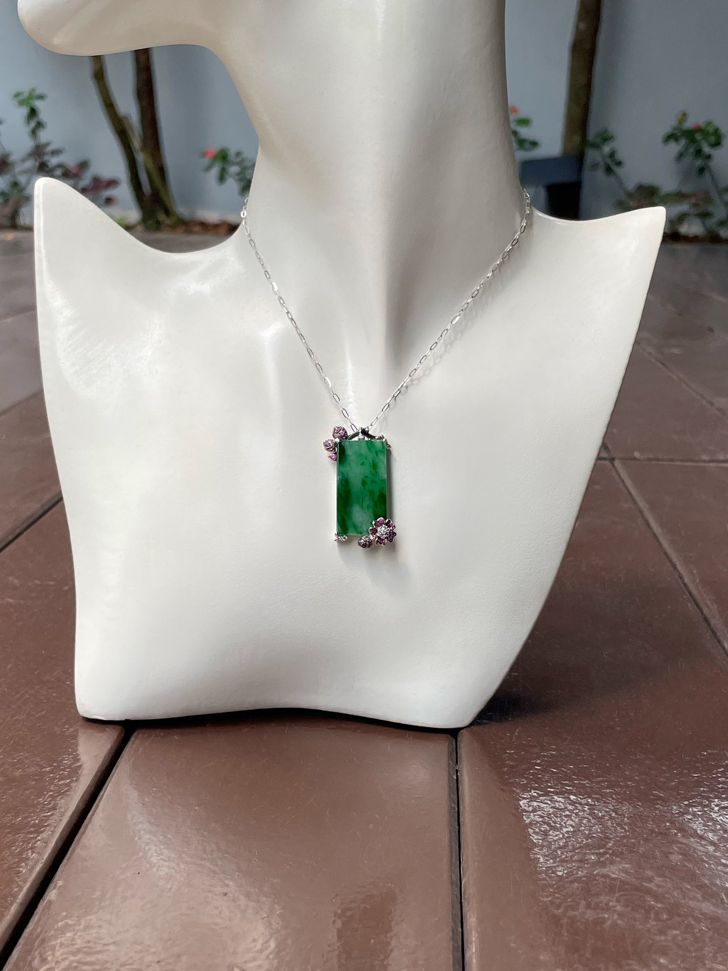 Green Jadeite Pendant (NJP045)