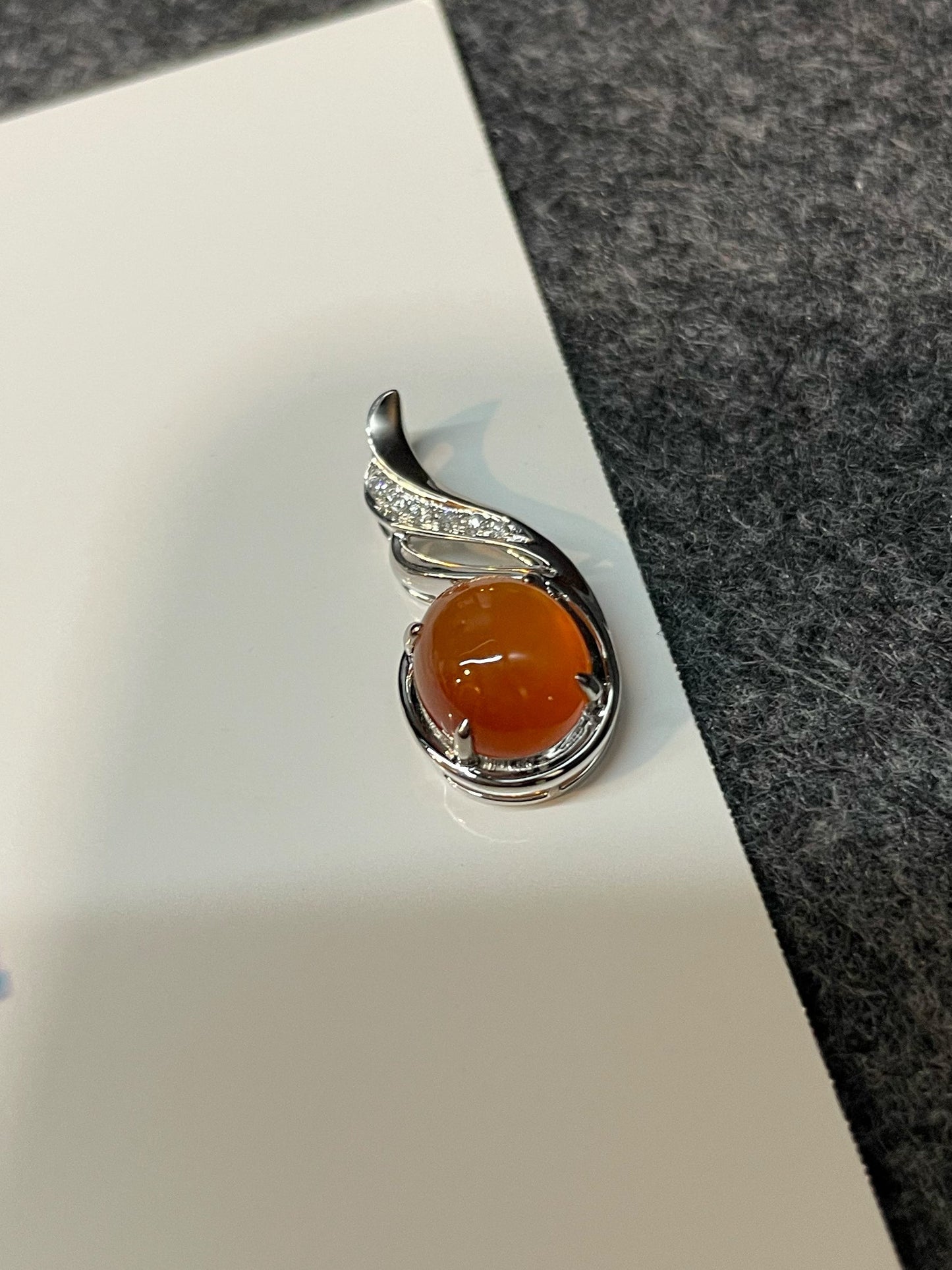 Orange Jade Cabochon Pendant (NJP083)