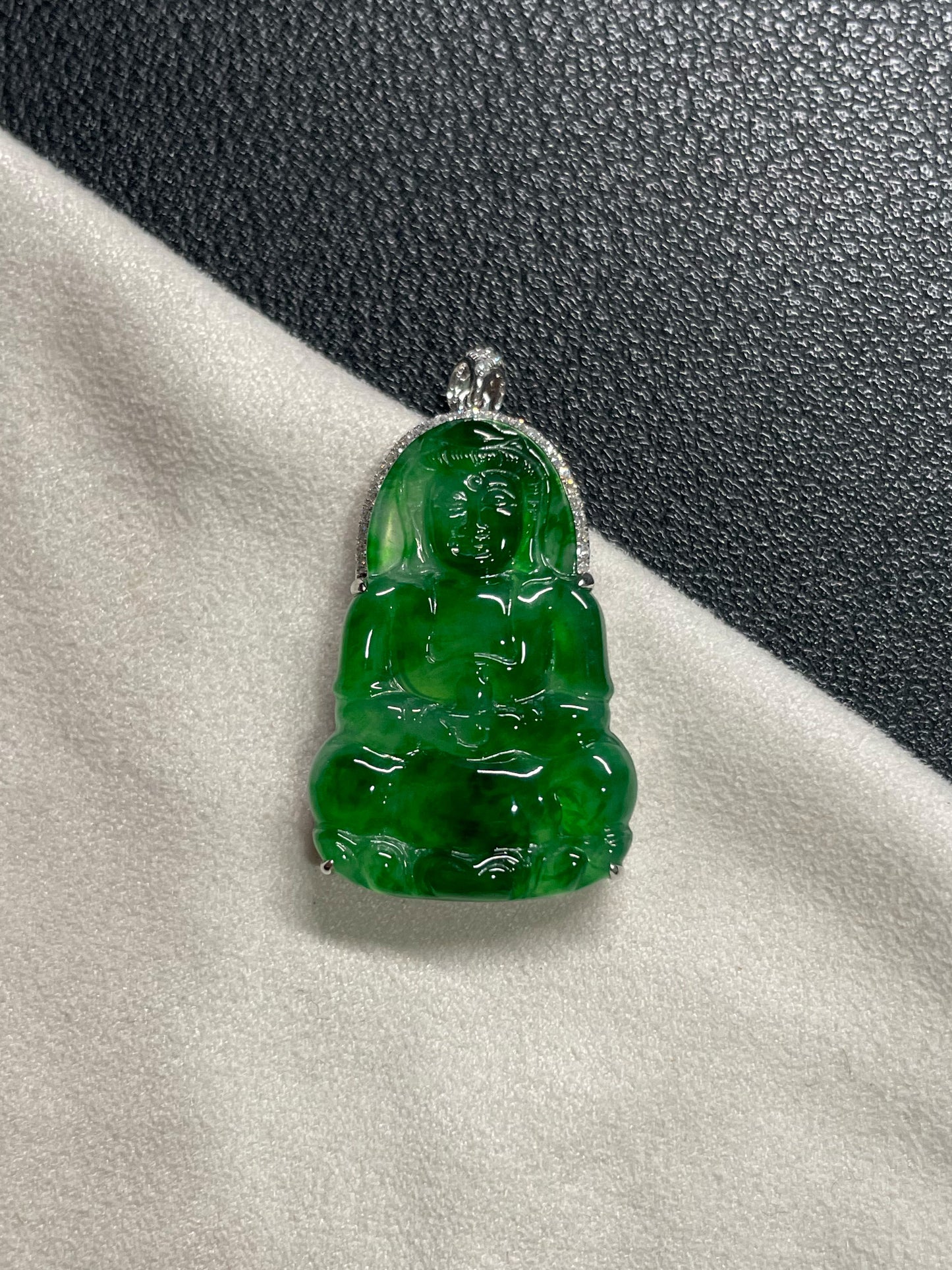 Green Jadeite Pendant - Goddess Of Mercy (NJP093)