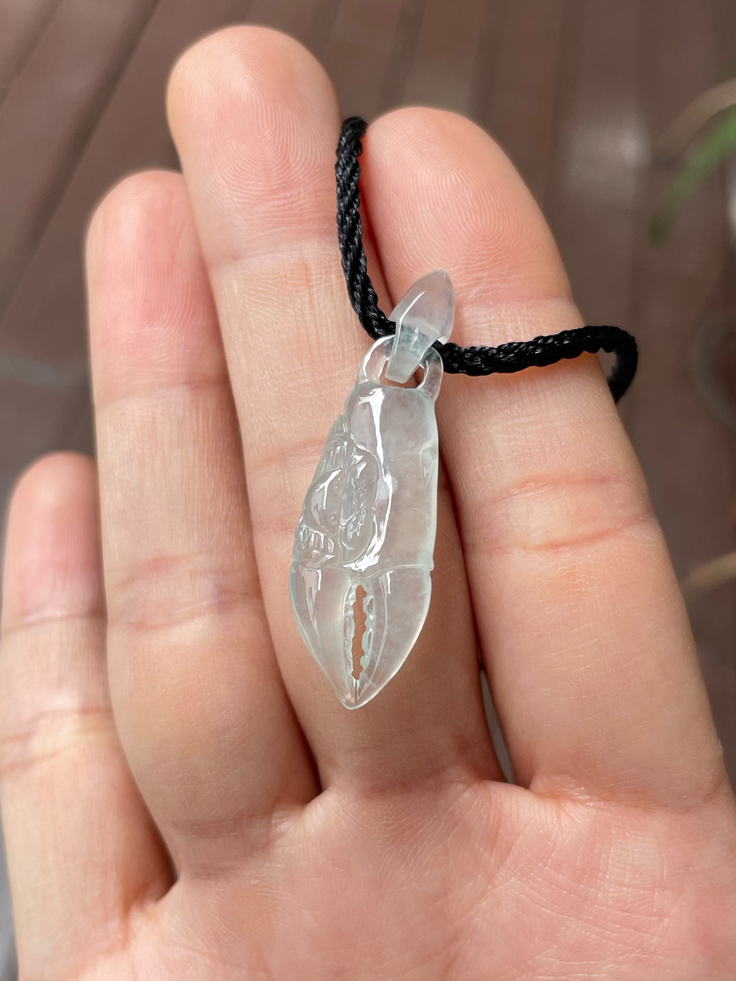 Icy Jade Pendant - Crab Claw (NJP112)