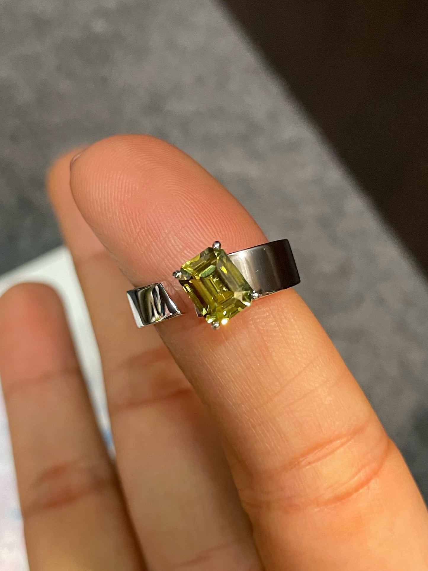 Unheated Greenish Yellow Sapphire Ring - 1.57CT (NJR218)