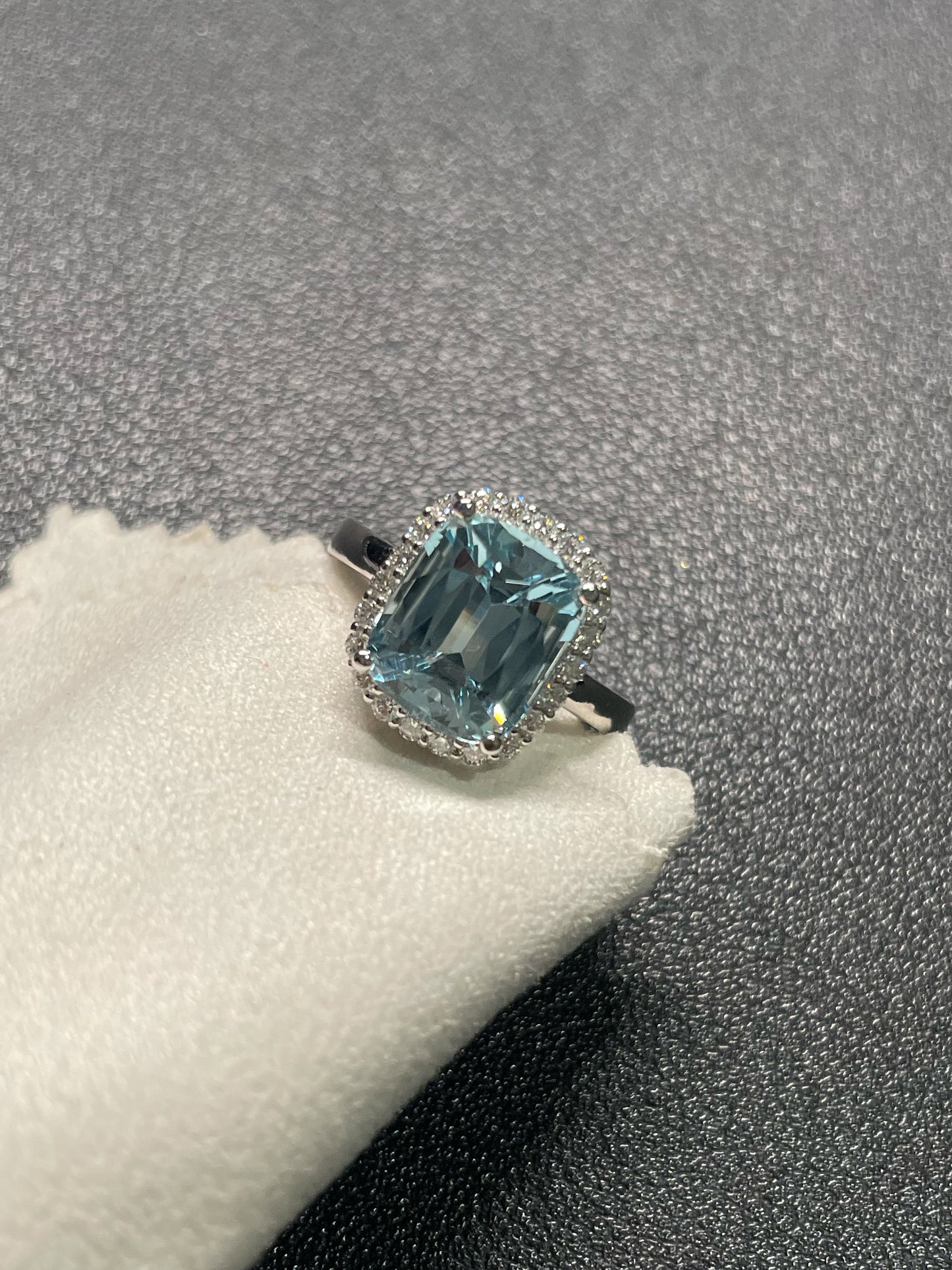 Aquamarine Ring - 3.78CT (NJR272)