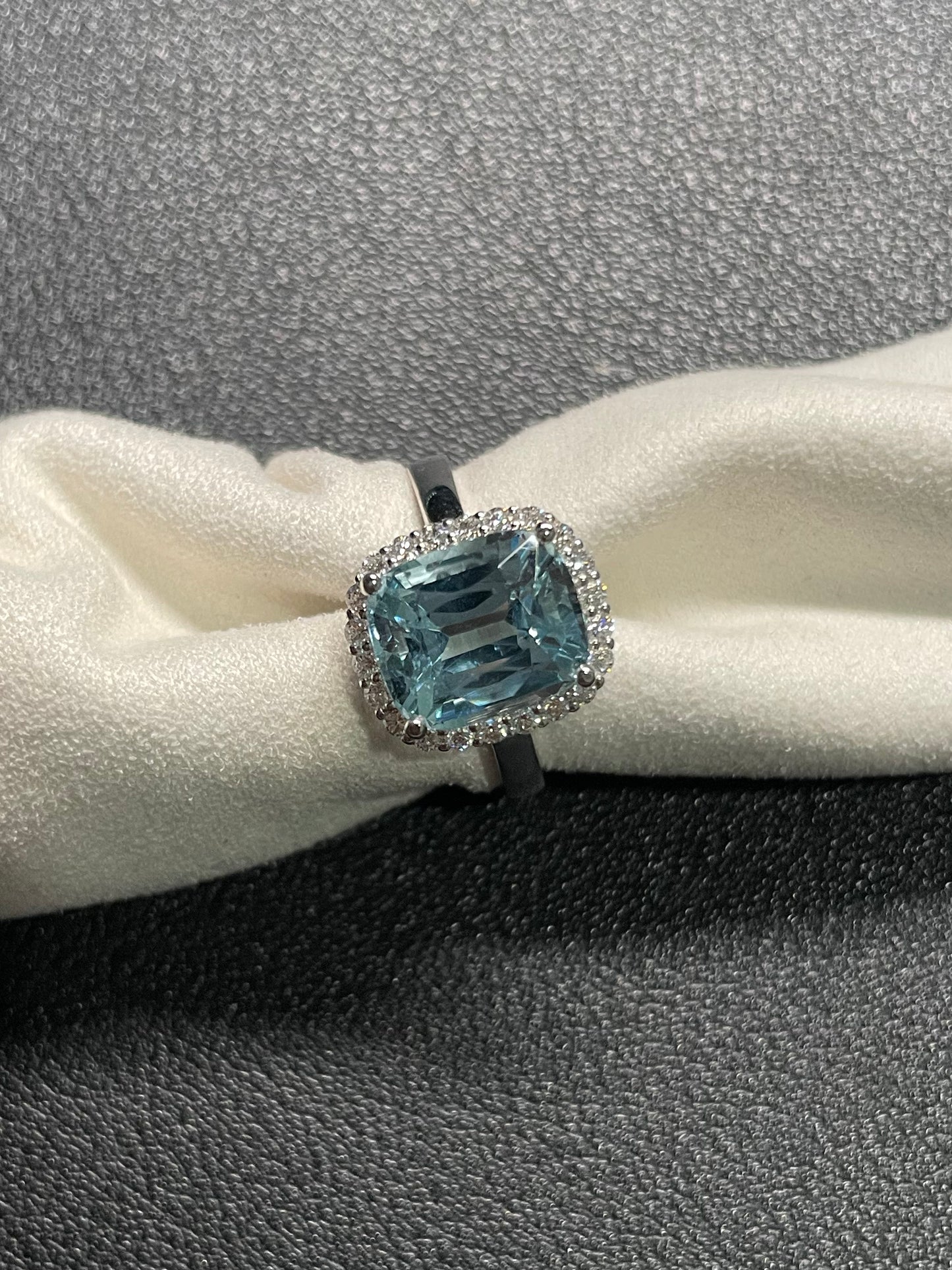 Aquamarine Ring - 3.78CT (NJR272)