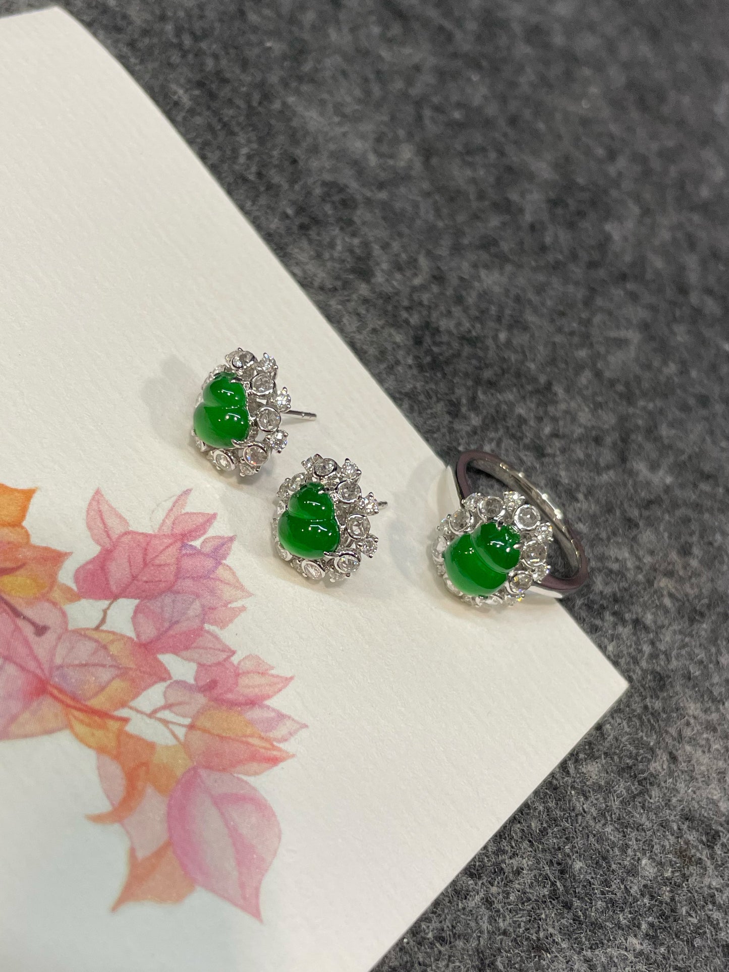 Green Jadeite Hu Lu Set - Ring & Earrings (NJS016)