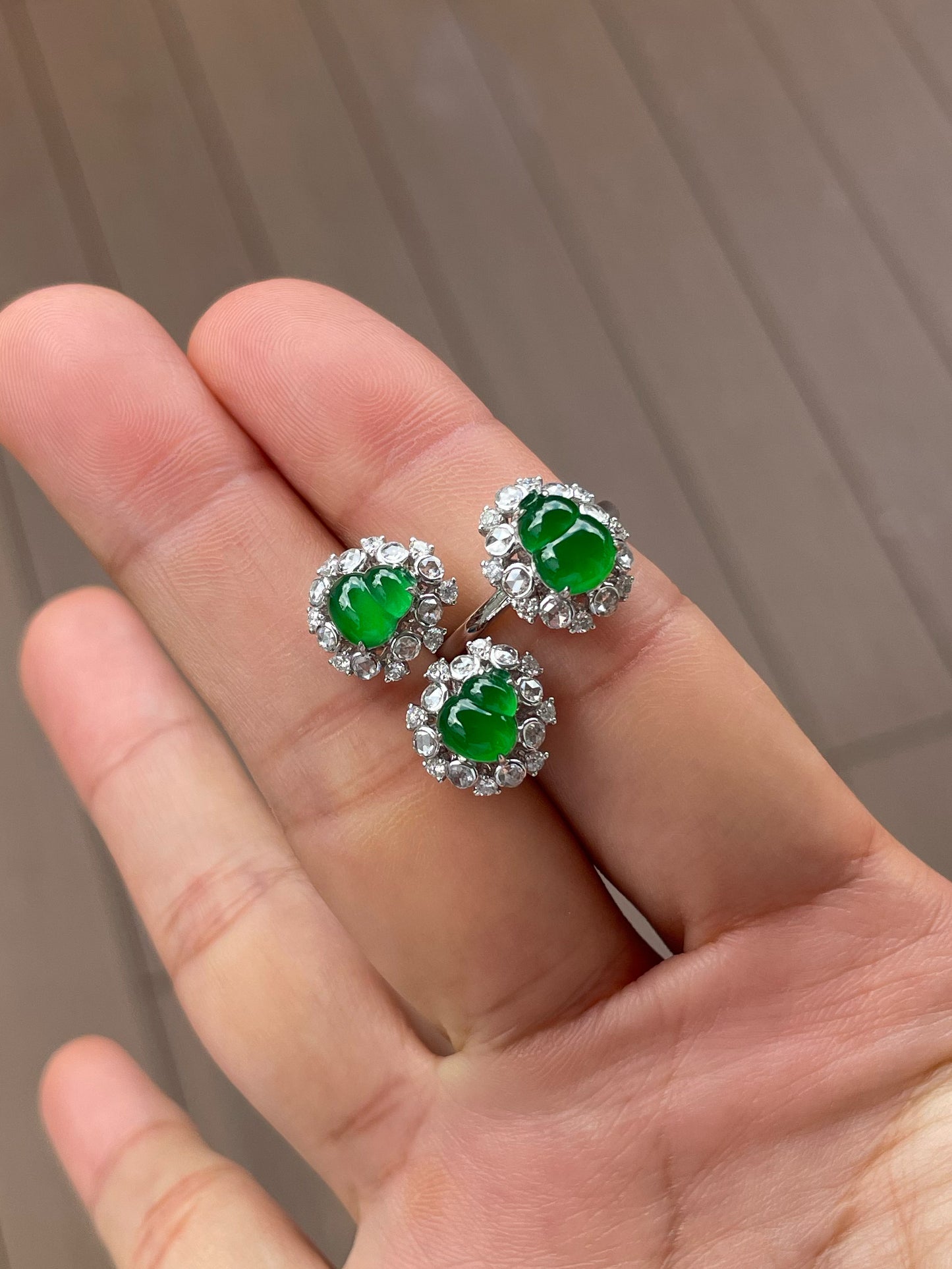 Green Jadeite Hu Lu Set - Ring & Earrings (NJS016)