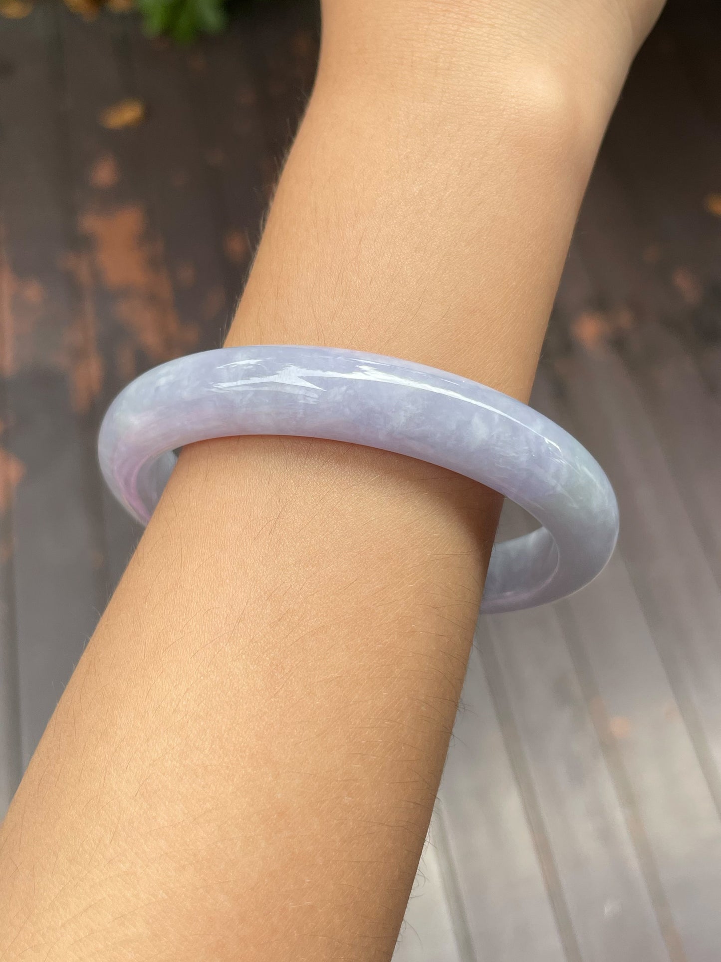 Light Lavender Jadeite Bangle | 57mm (NJBA083)