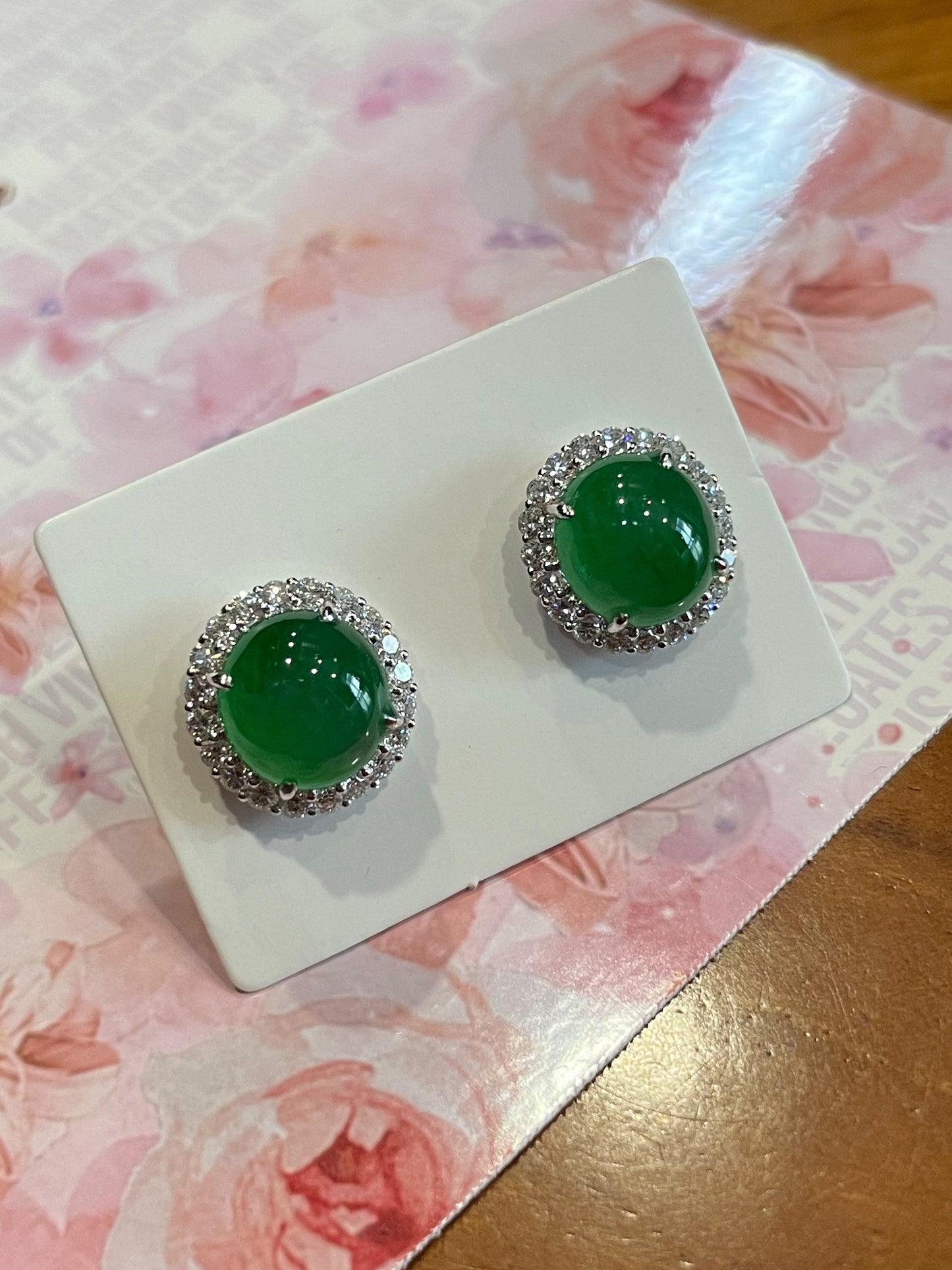 Green Cabochon Jadeite Earrings (NJE013)