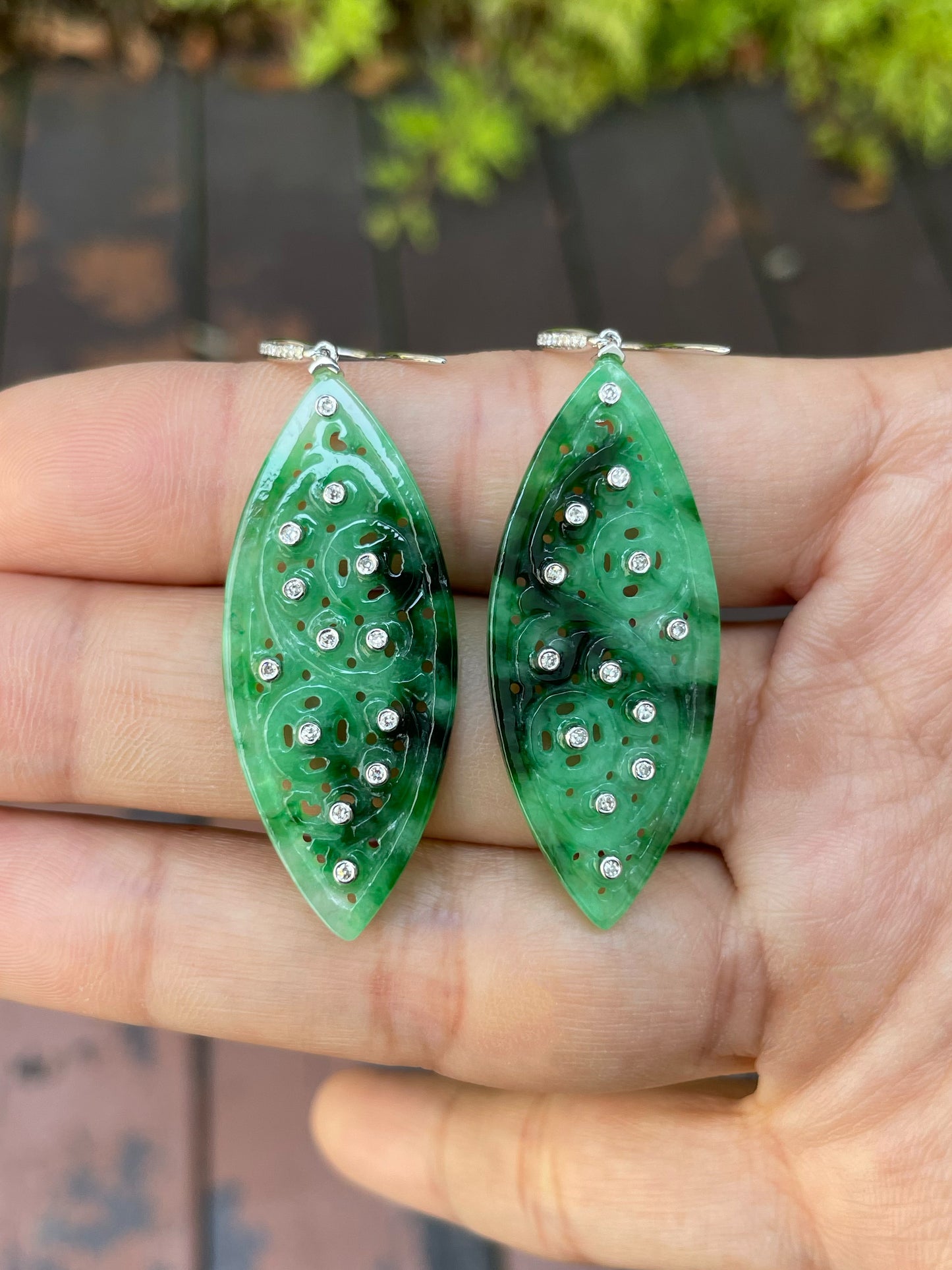 Green Jadeite Carved Earrings (NJE087)