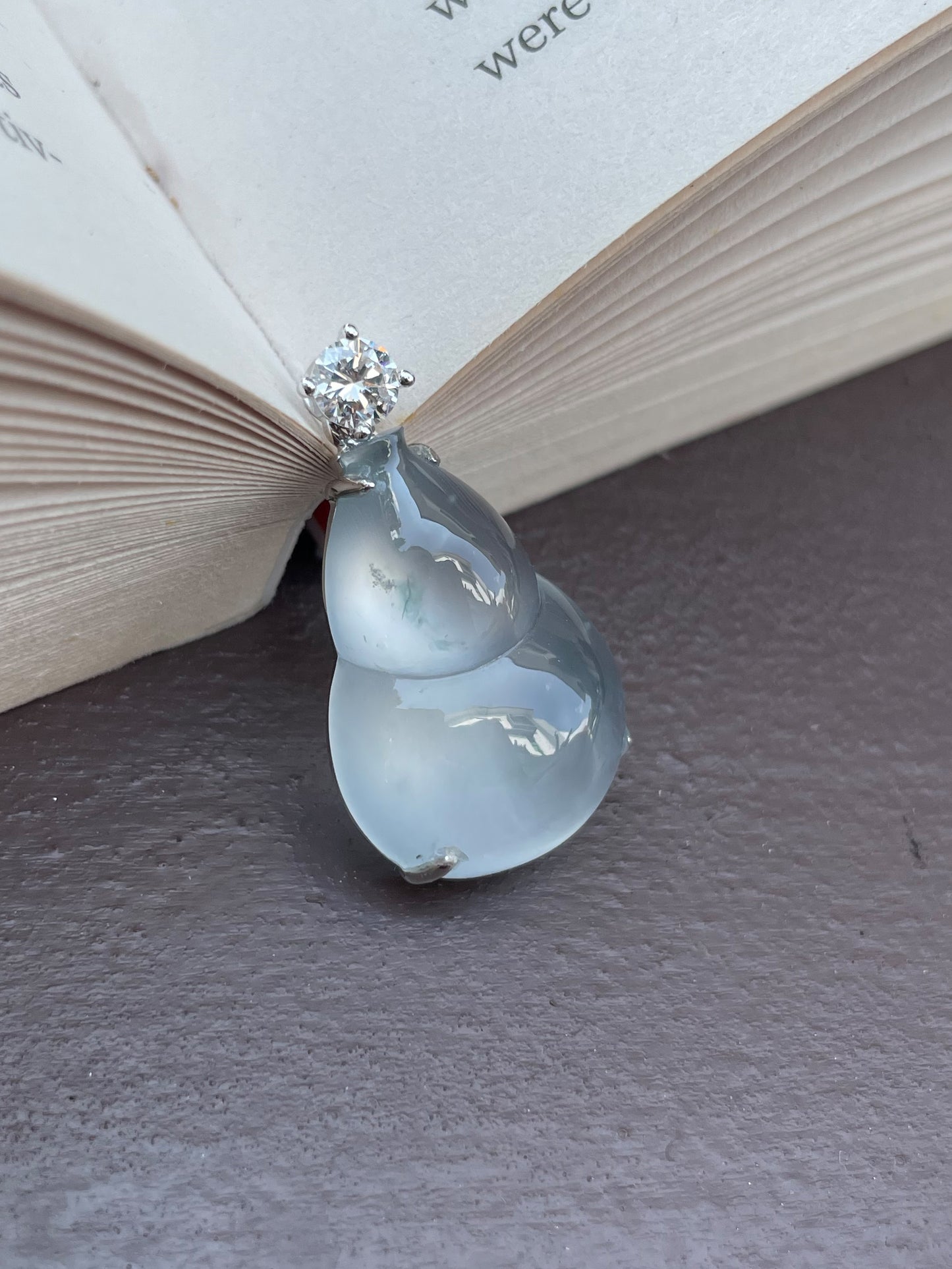 Glassy Jadeite Pendant - Hu Lu 葫芦 (NJP011)