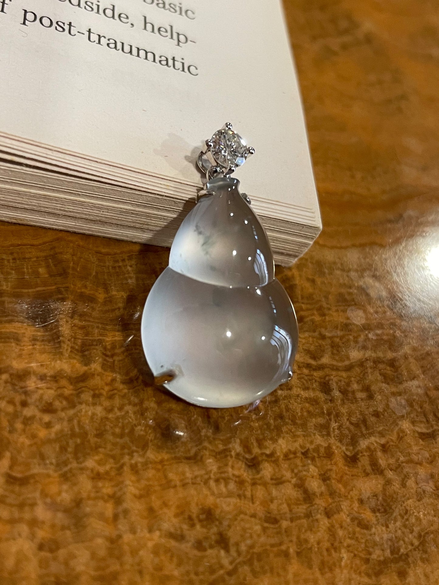 Glassy Jadeite Pendant - Hu Lu 葫芦 (NJP011)