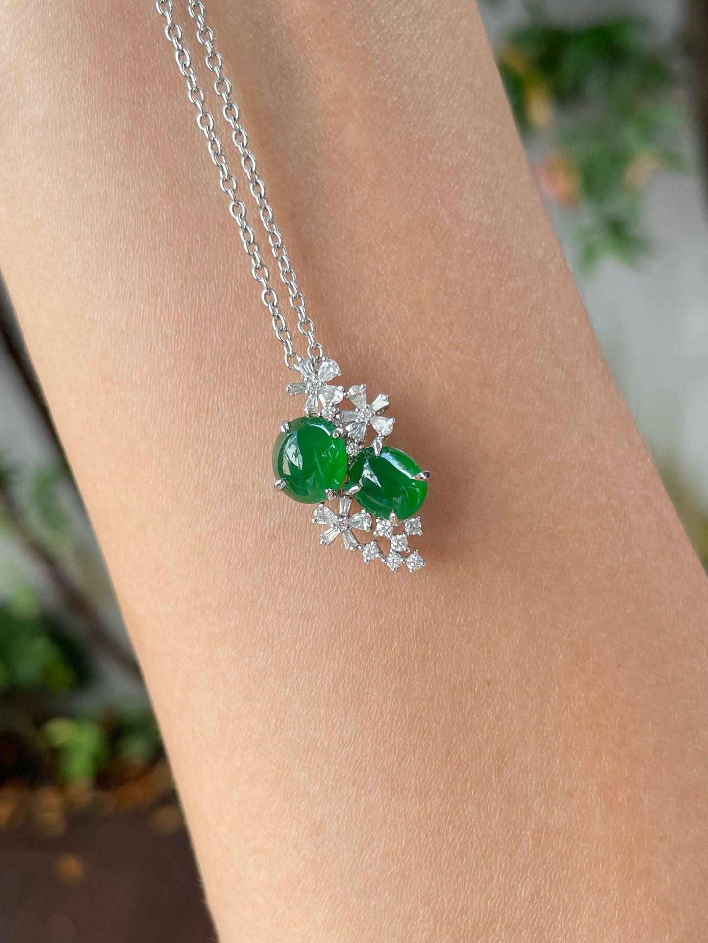 Green Cabochons Jadeite Pendant (NJP055)