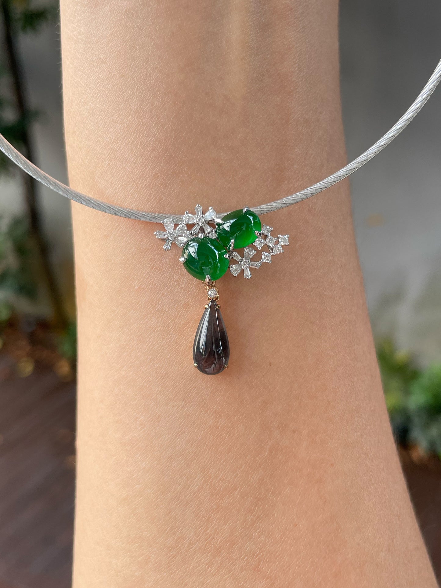 Green Cabochons Jadeite Pendant (NJP055)
