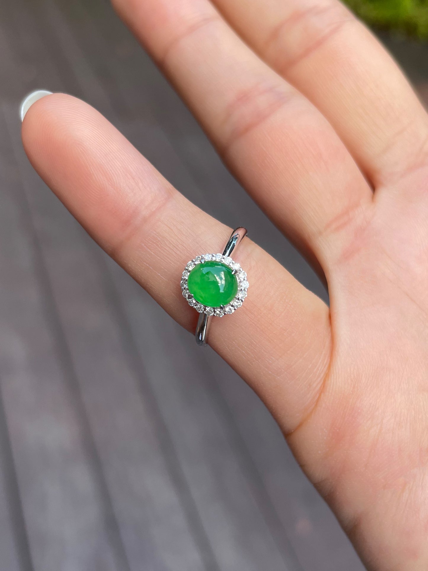 Green Jadeite Cabochon Ring (NJR010)