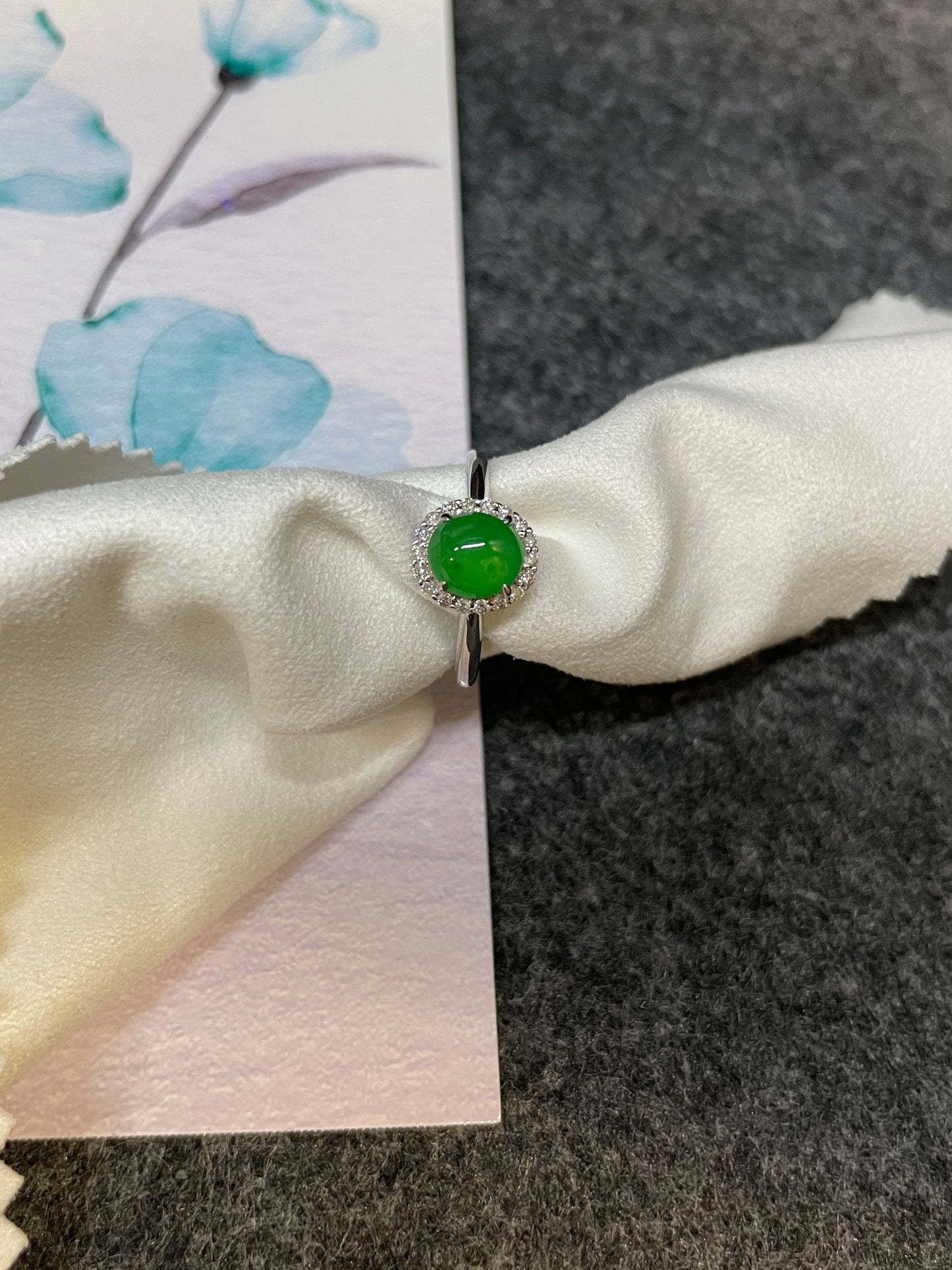 Green Jadeite Cabochon Ring (NJR010)