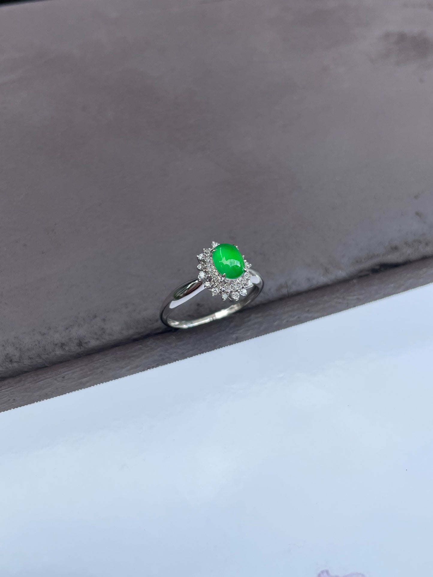 Green Jadeite Cabochon Ring (NJR017)