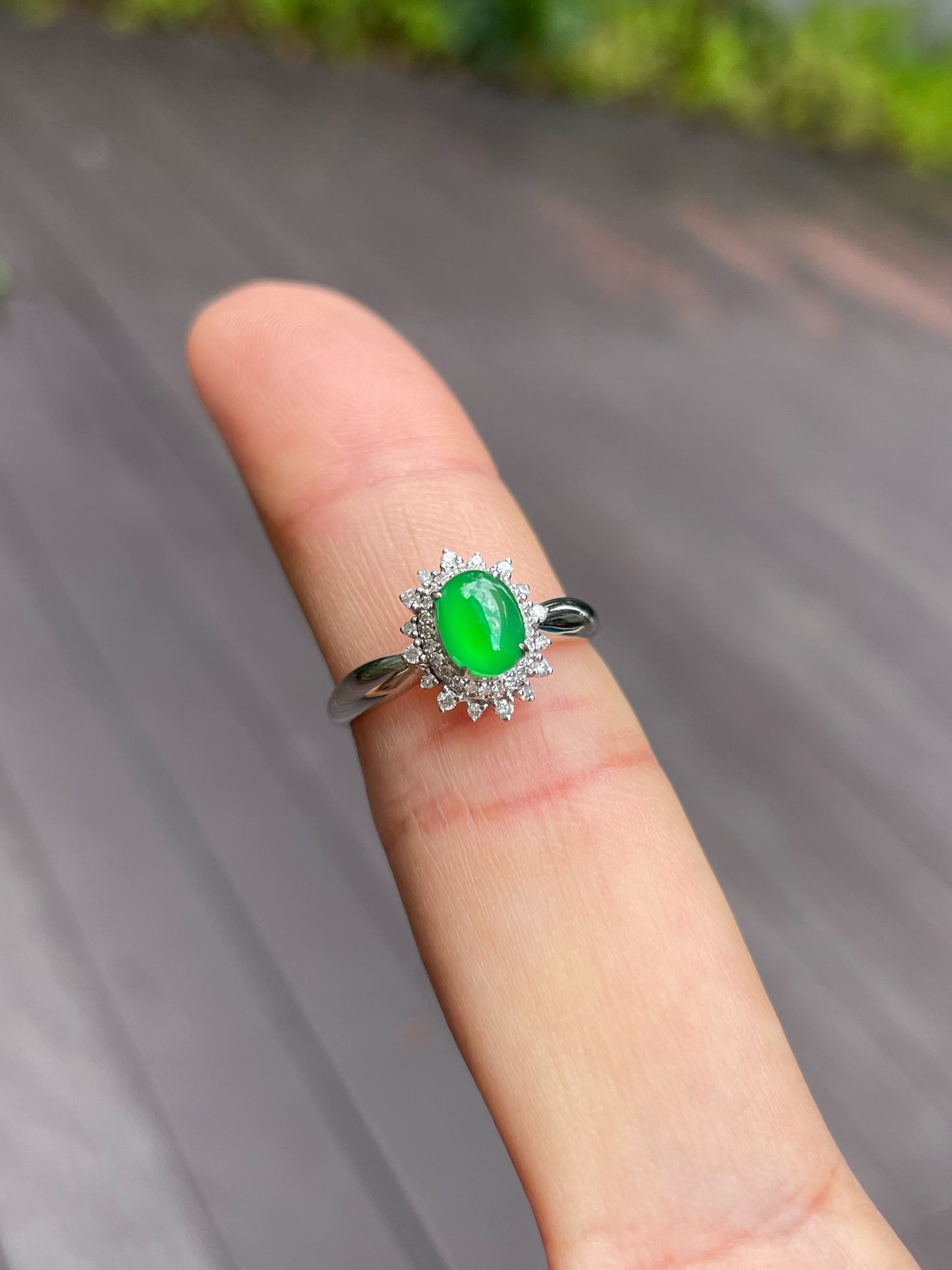 Green Jadeite Cabochon Ring (NJR017)