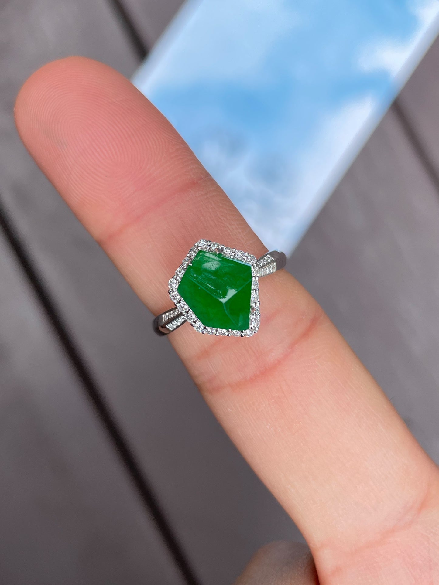 Green Jadeite Ring (NJR022)