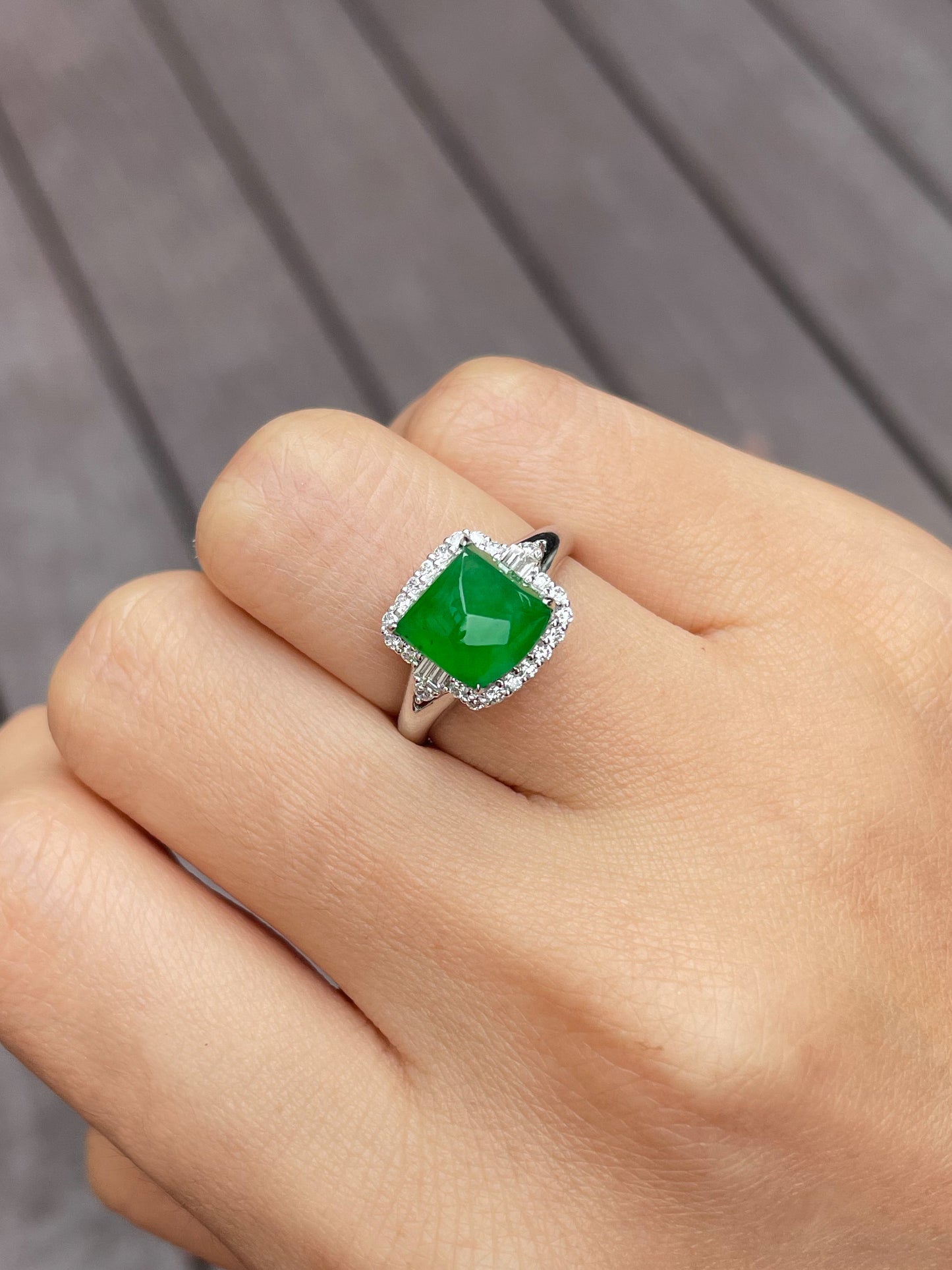 Green Jade Ring - Irregular Cutting (NJR031)