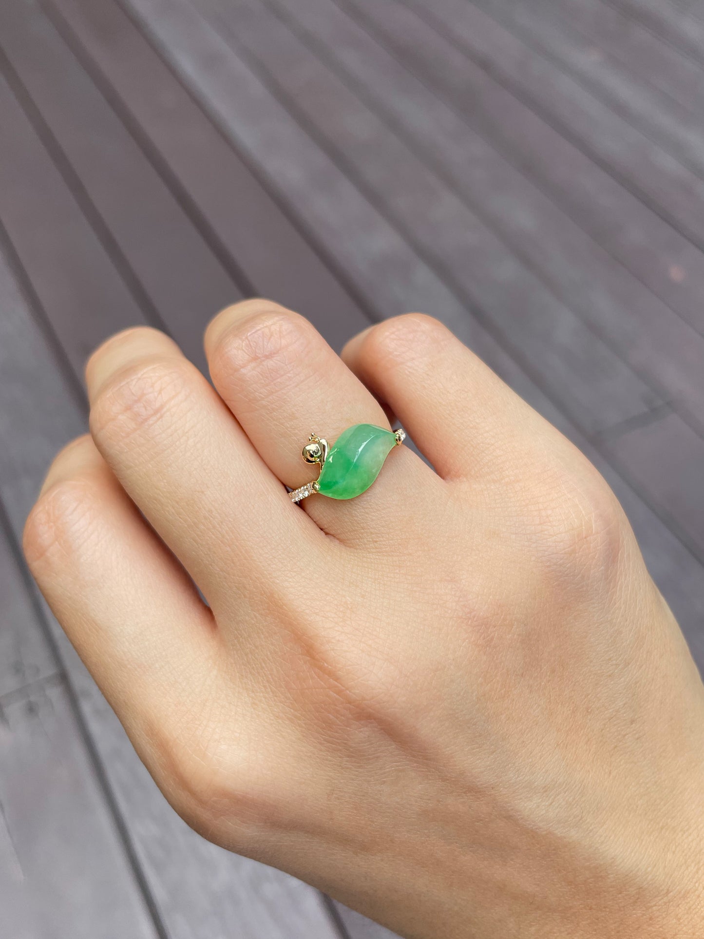 Light Green Jade Ring - Snail (NJR048)