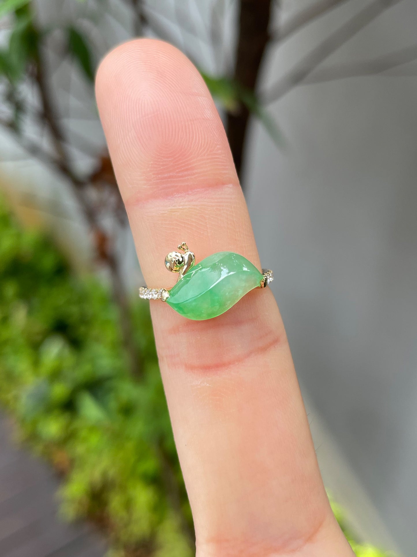 Light Green Jade Ring - Snail (NJR048)