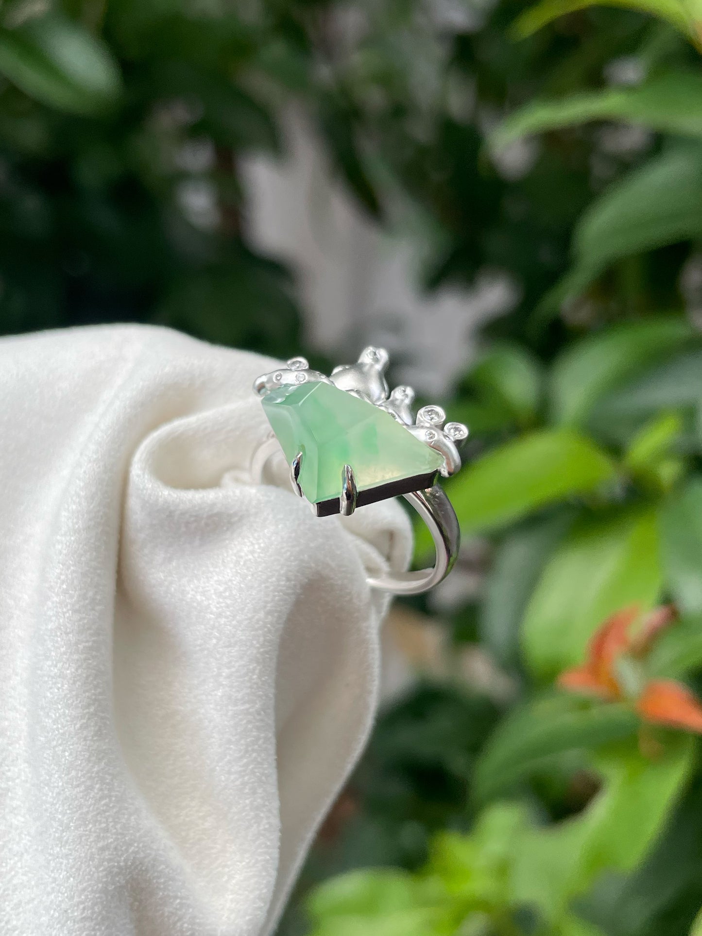 Icy Green Jade Ring - Iceberg with Penguins (NJR140)