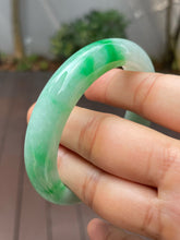 Load image into Gallery viewer, Green Jade Bangle | 55mm (NJBA026)
