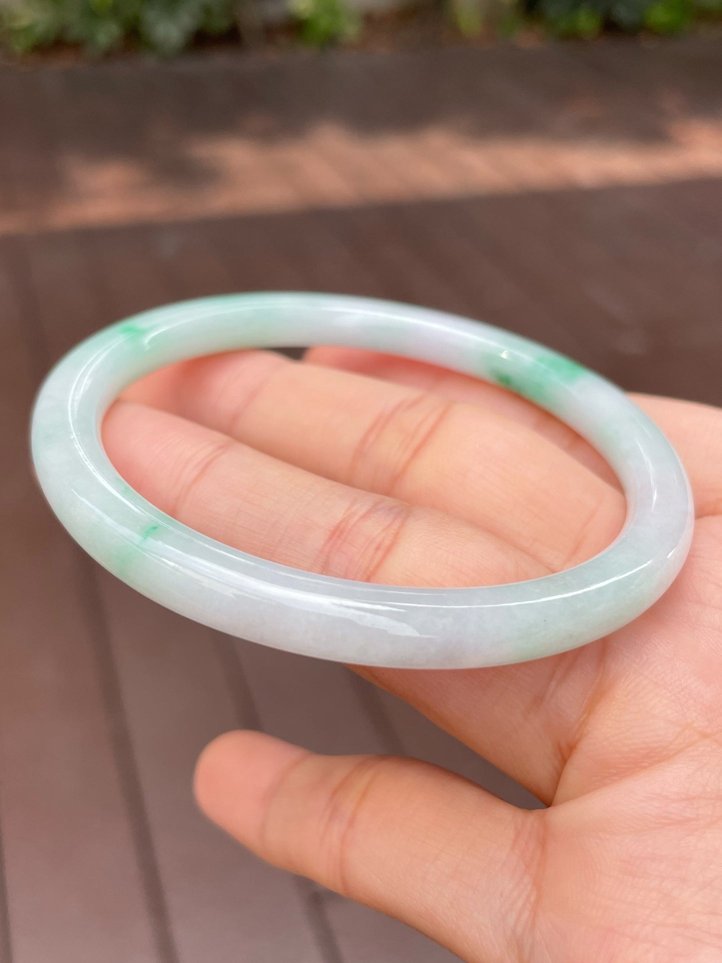 White with Green Jade Bangle | 60mm (NJBA102)