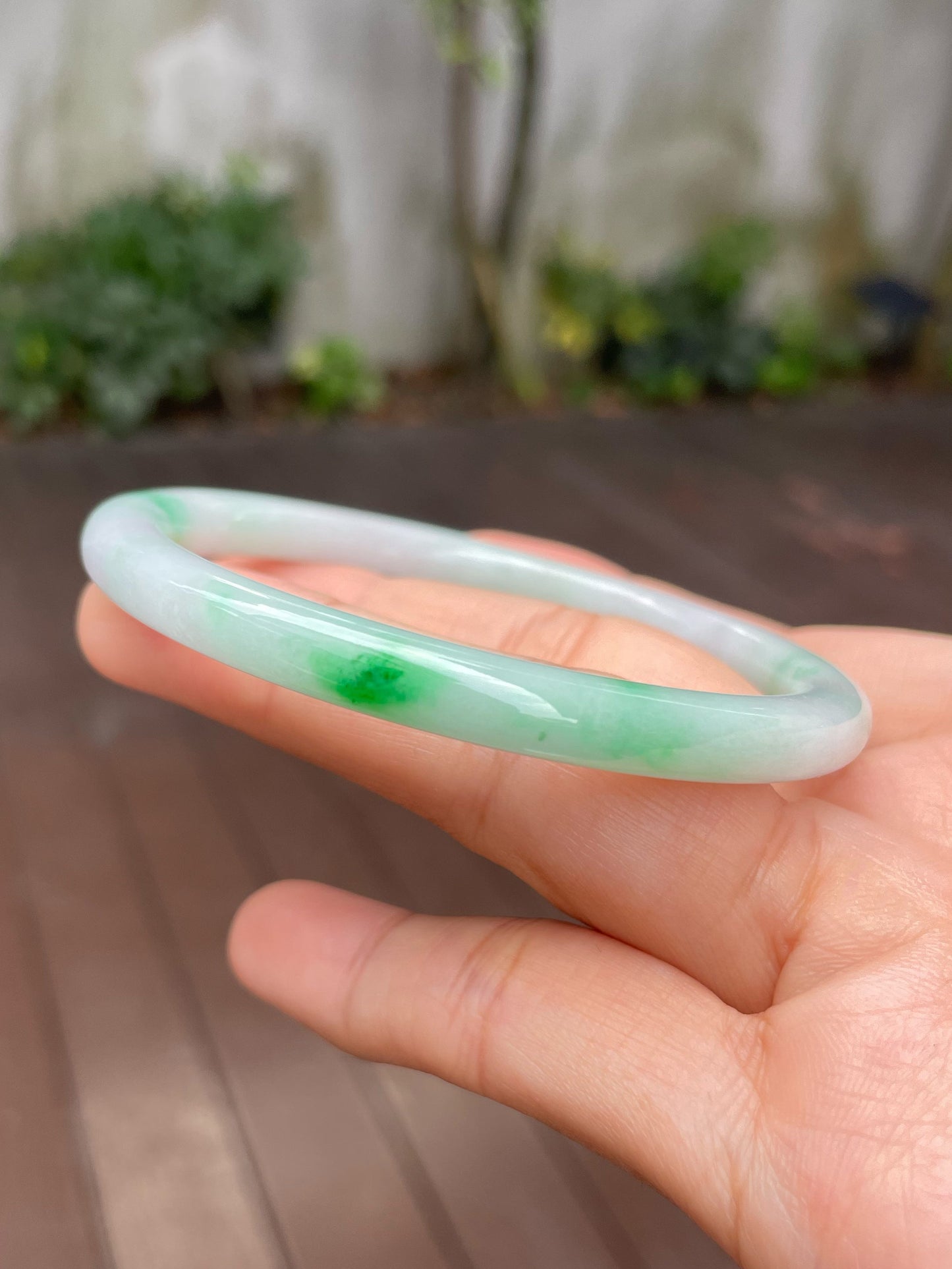 White with Green Jade Bangle | 60mm (NJBA102)