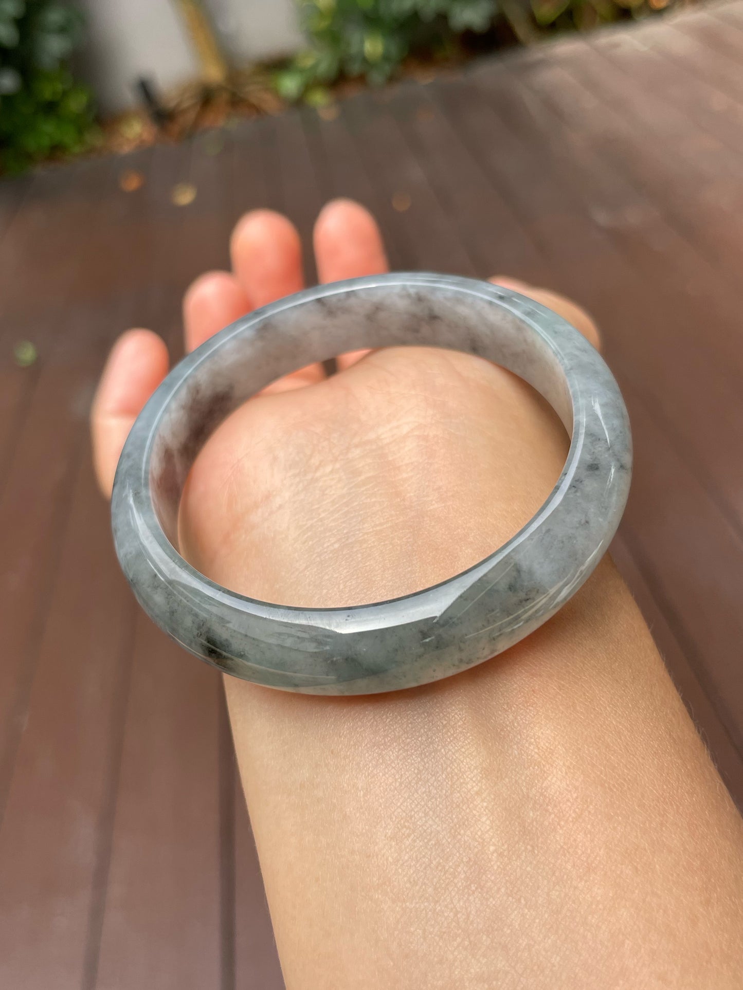 Black Jade Bangle | 57mm (NJBA110)