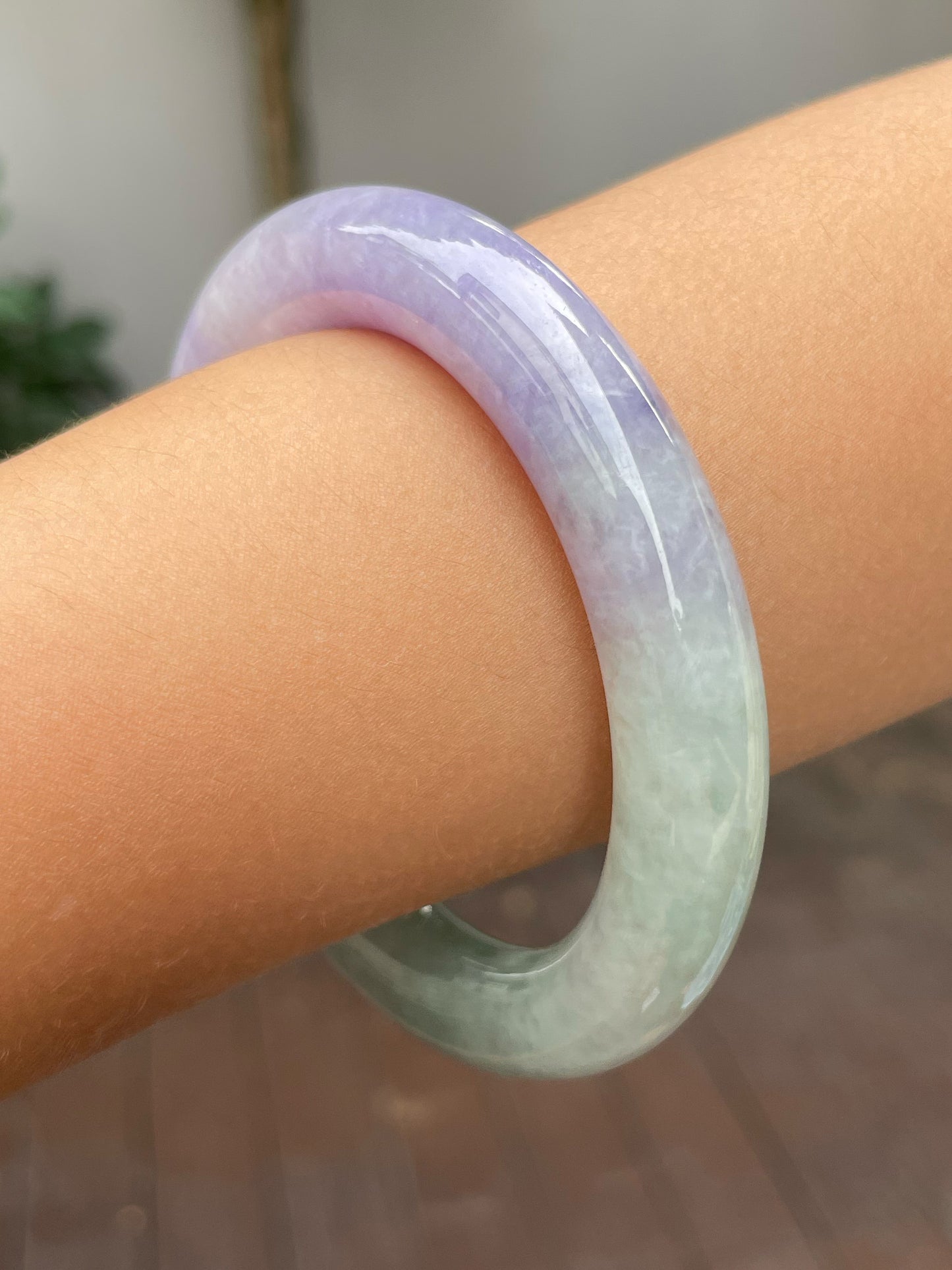 Lavender with Green Jade Bangle | 53mm (NJBA118)