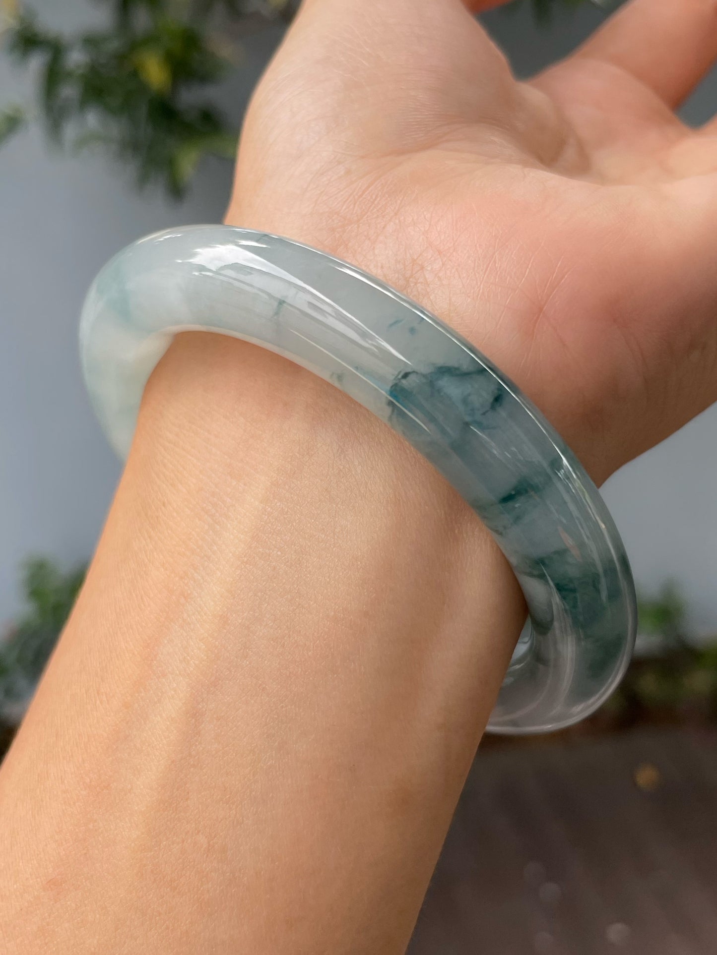 Bluish Flower Jade Bangle | 57mm (NJBA134)