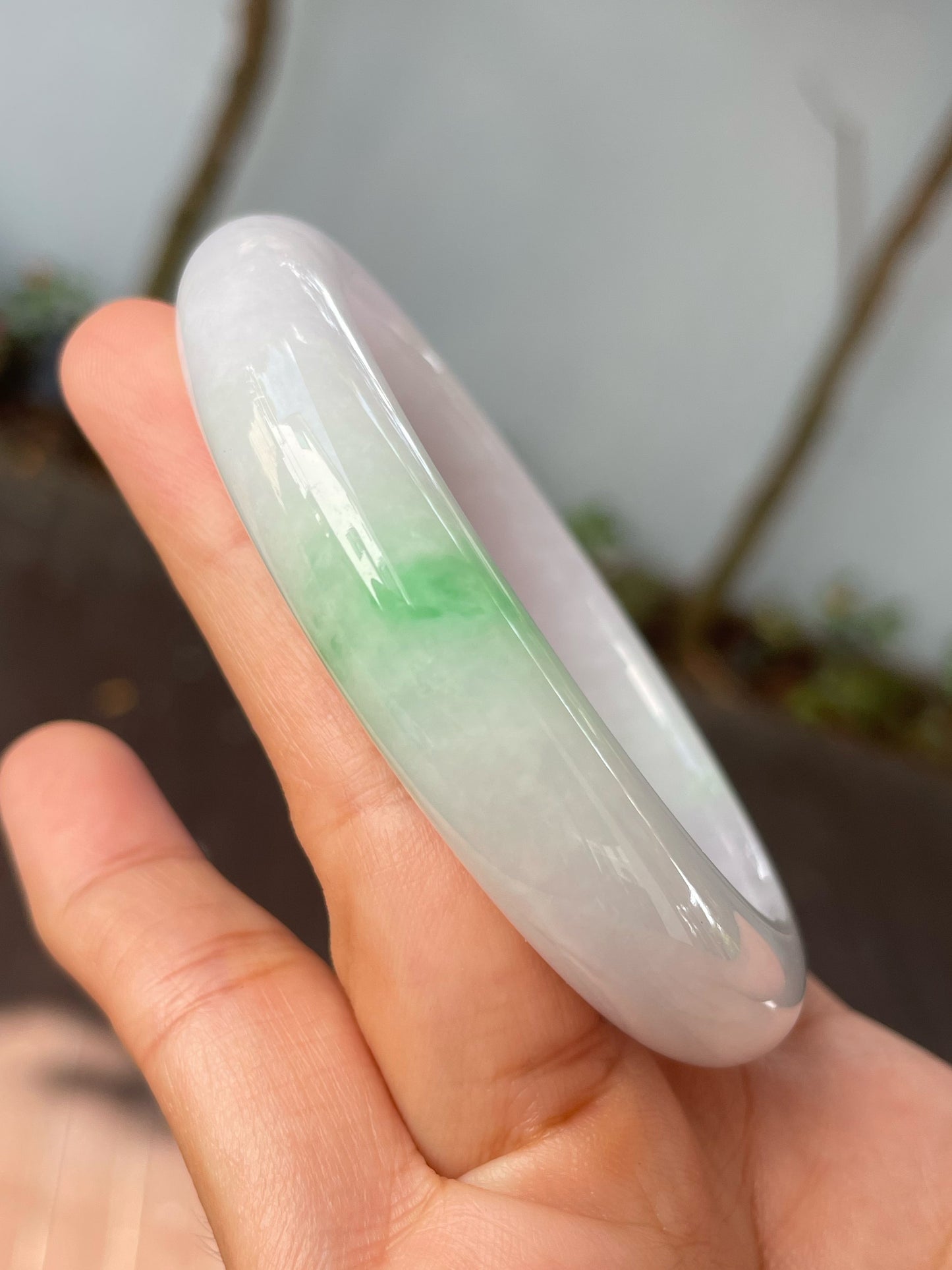 White With Green Jadeite Bangle | 61mm (NJBA139)