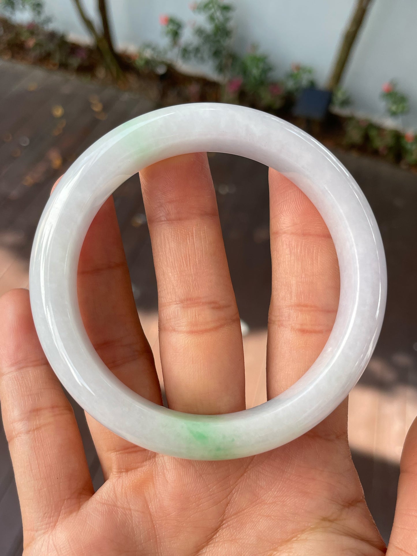 White With Green Jadeite Bangle | 61mm (NJBA139)