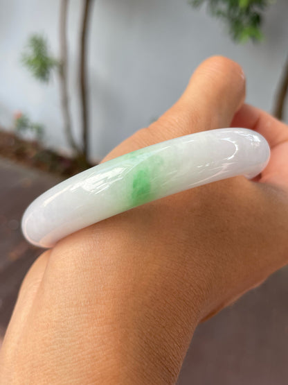 White With Green Jadeite Bangle | 61mm (NJBA139)