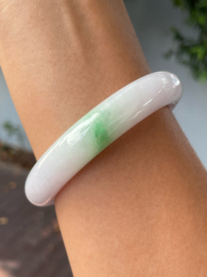 White With Green Jadeite Bangle | 61mm (NJBA139)