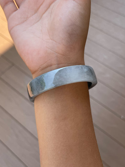 White With Black Jade Bangle | 51mm (NJBA183)