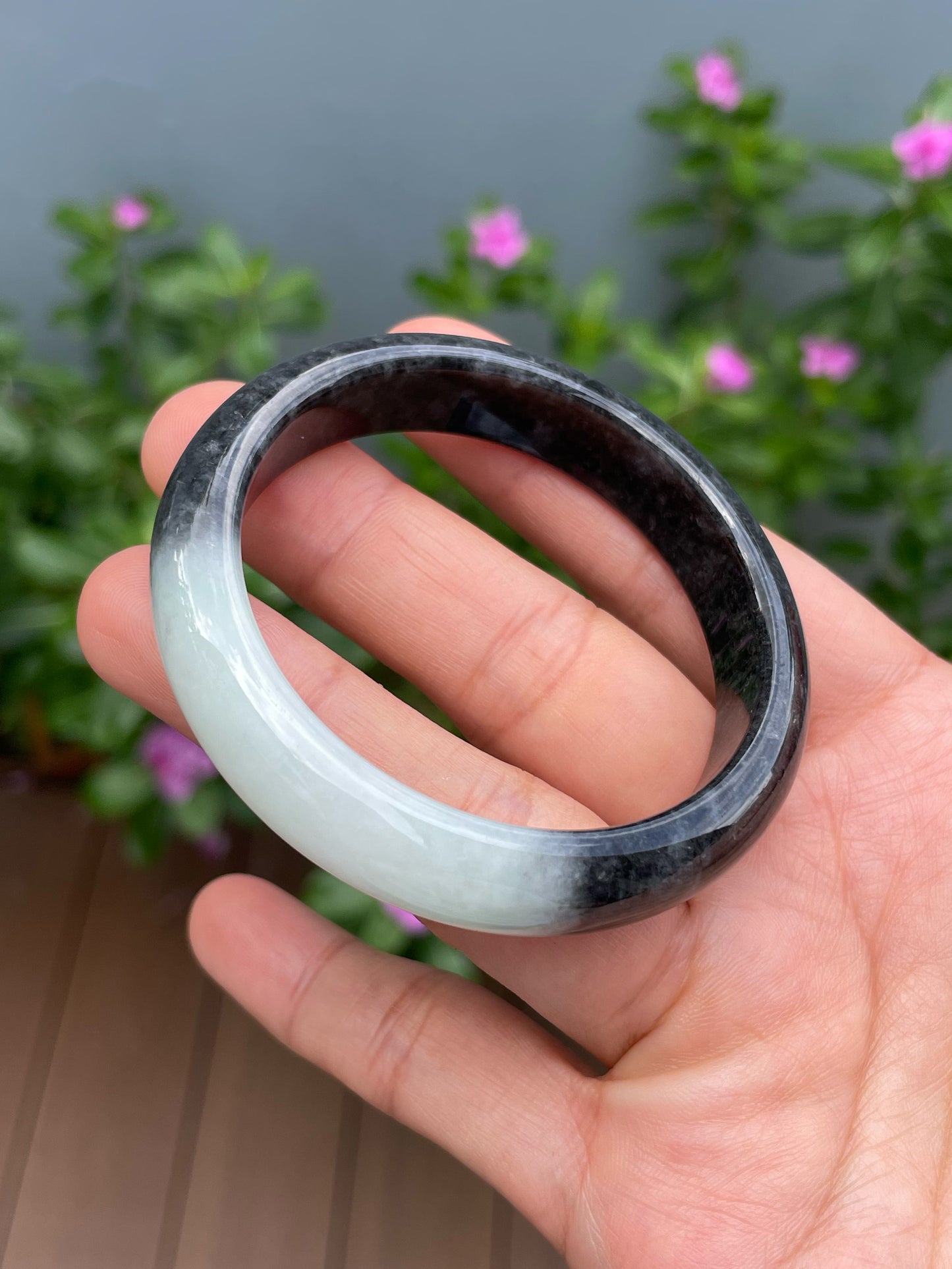White With Black Jade Bangle | 53mm (NJBA187)