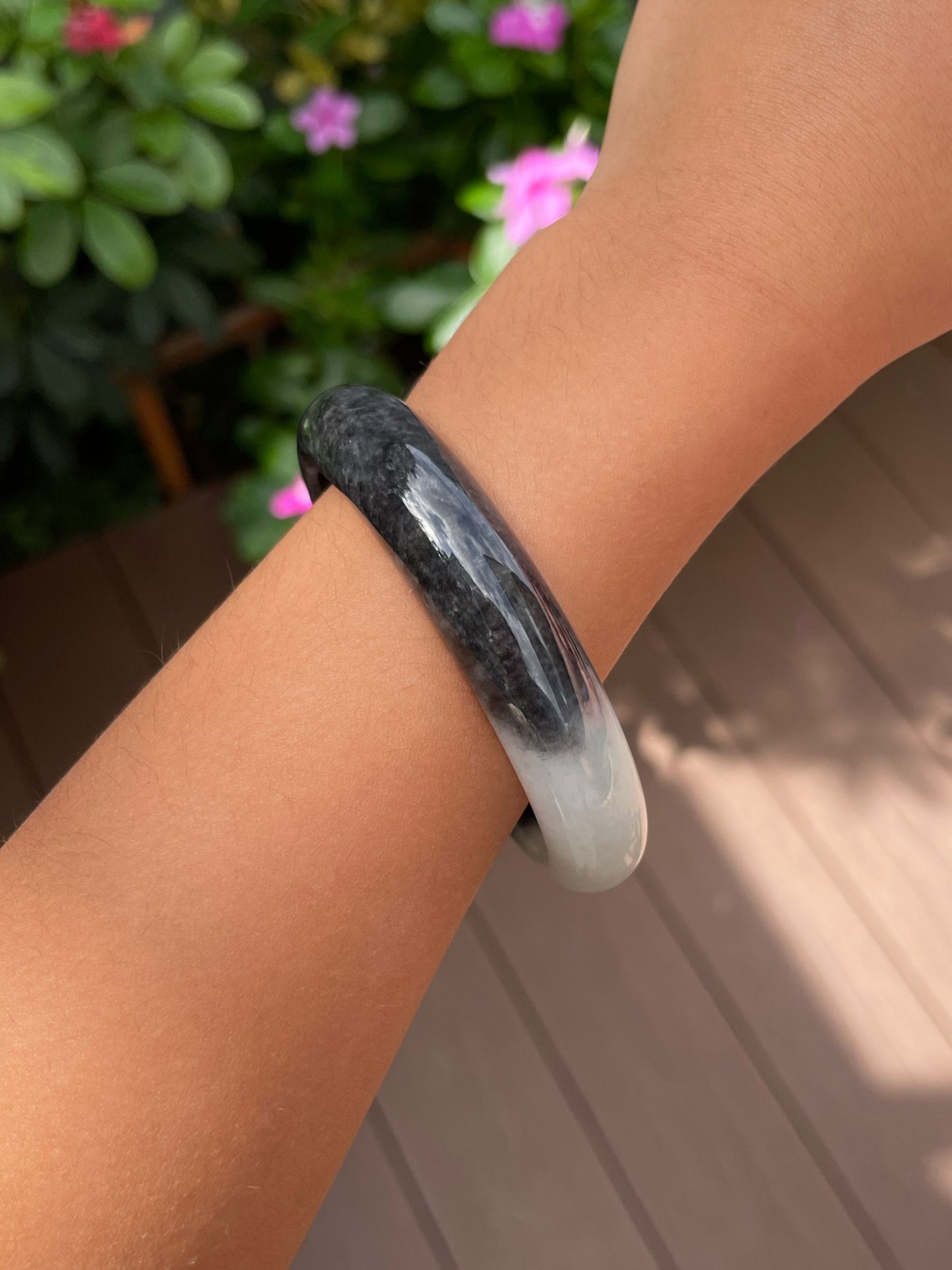 White With Black Jade Bangle | 53mm (NJBA187)