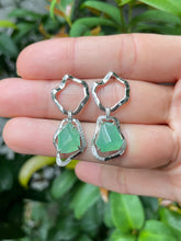 Load image into Gallery viewer, Light Green Jade Earrings (NJE132)
