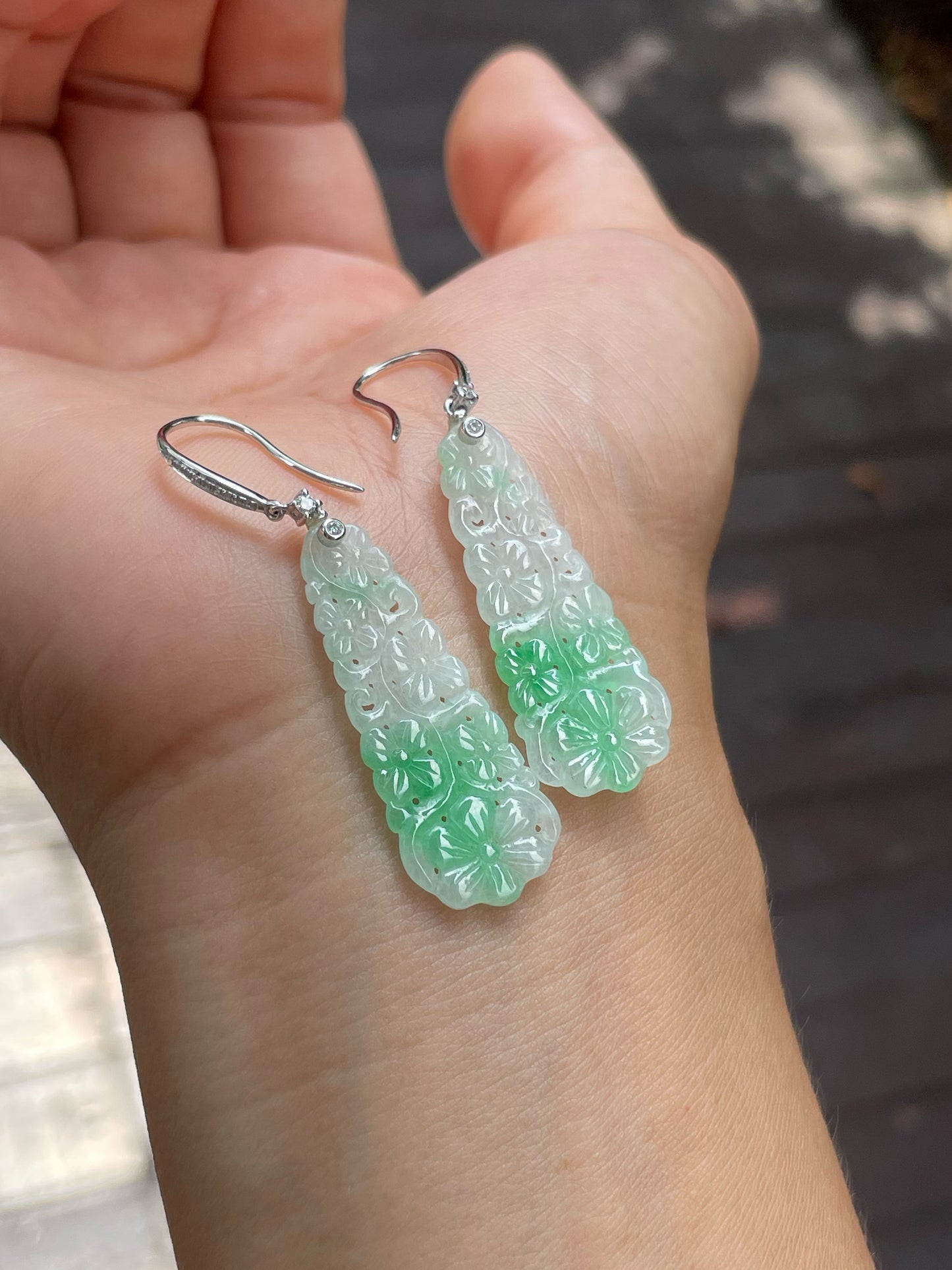 Green Jadeite Carved Earrings (NJE164)